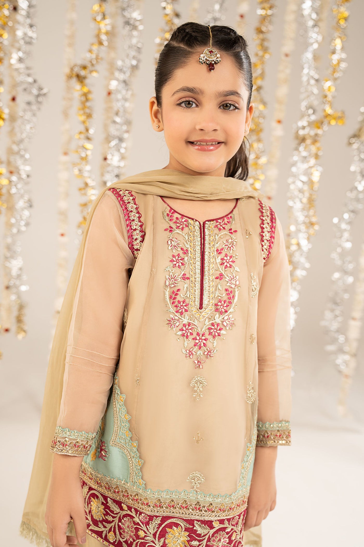 https://cdn.shopify.com/s/files/1/0620/8788/9062/files/MKSEF2218R1BeigeCloseup_D.jpg?v=1767099036