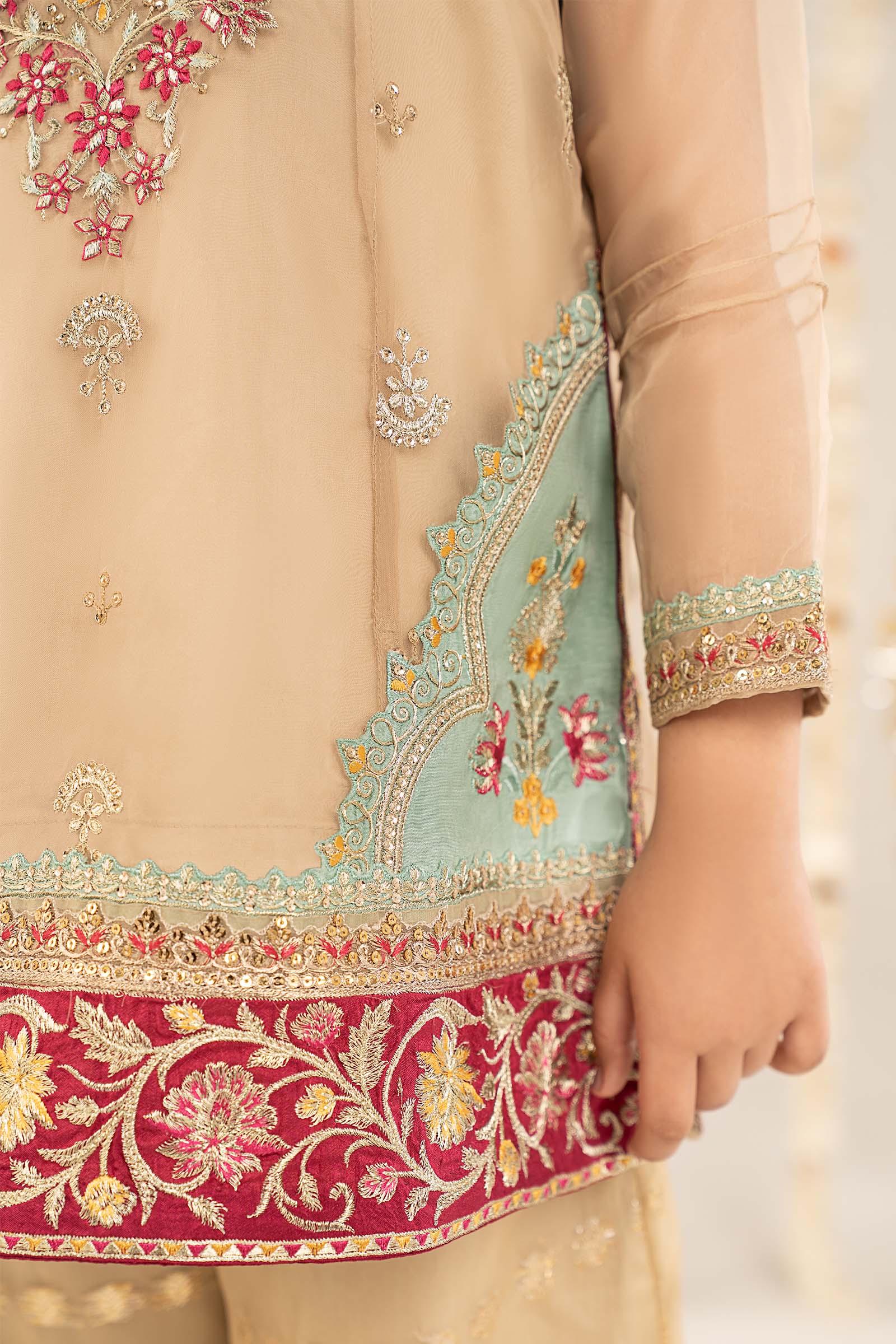 https://cdn.shopify.com/s/files/1/0620/8788/9062/files/MKSEF2218R1BeigeCloseup_F.jpg?v=1767099036