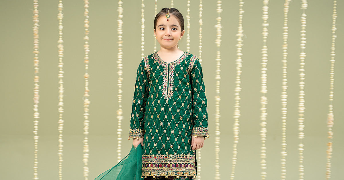 Draped Dupatta (As Shown)