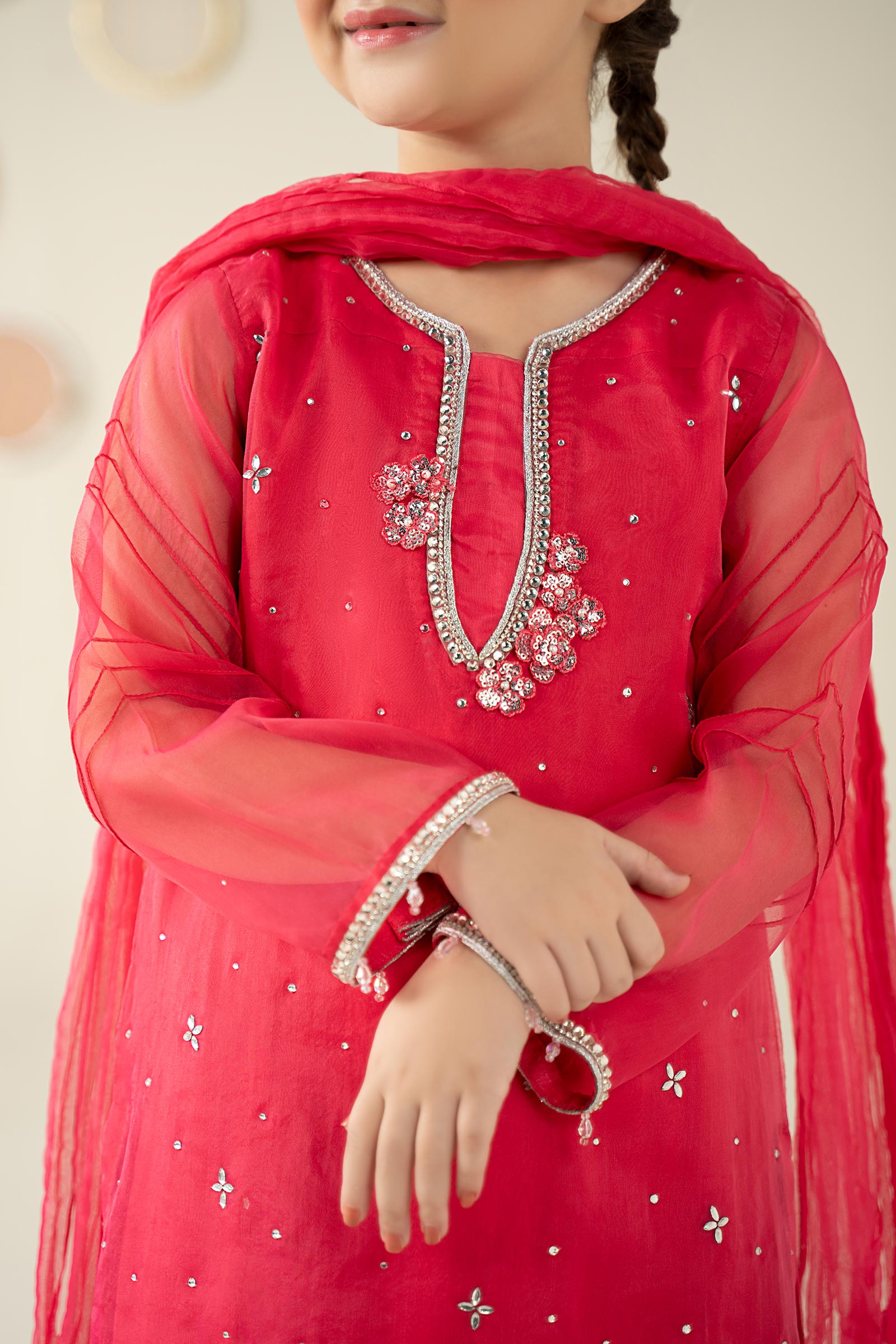 https://cdn.shopify.com/s/files/1/0620/8788/9062/files/MKSW2513Closeup_F.jpg?v=1758616939
