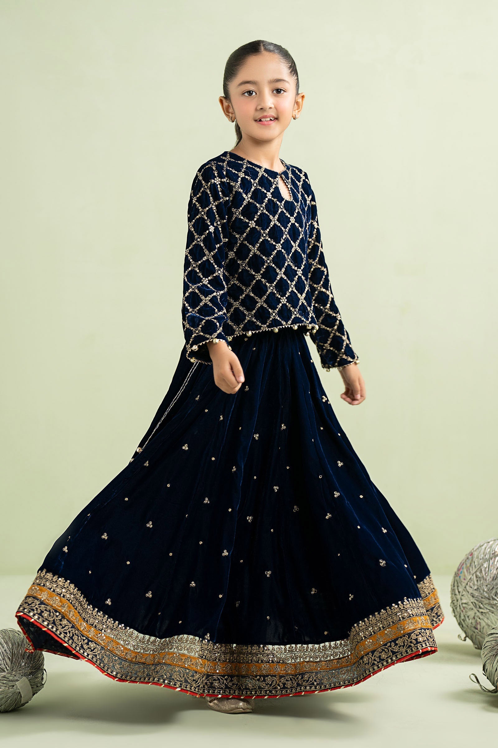 https://cdn.shopify.com/s/files/1/0620/8788/9062/files/MKSW2547BlueSide_B.jpg?v=1758972108