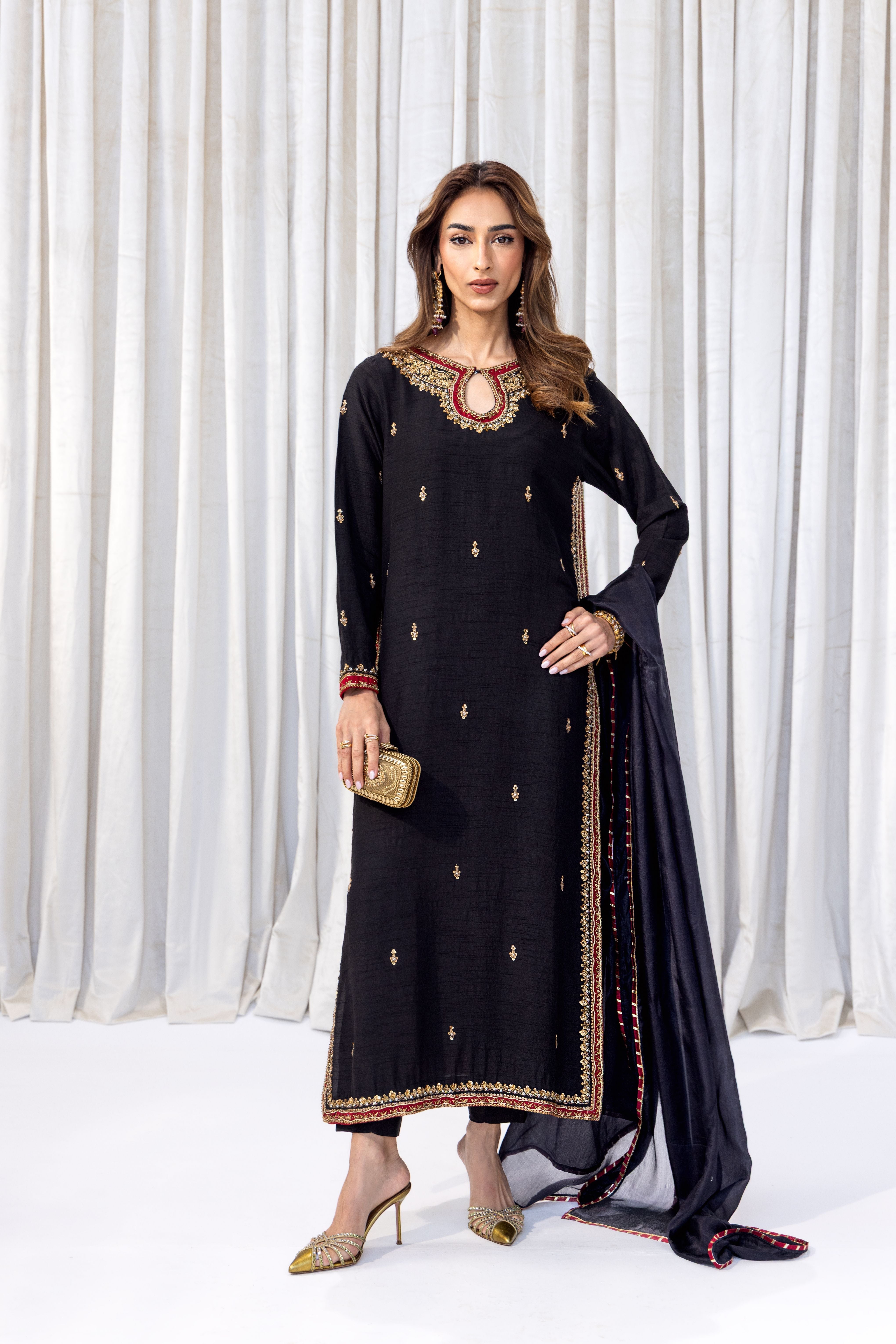 https://cdn.shopify.com/s/files/1/0923/1931/8403/files/MNGO8808_4080x_b2e7ca2d-e275-4d3f-b19d-516fcc50a908.jpg?v=1768491526