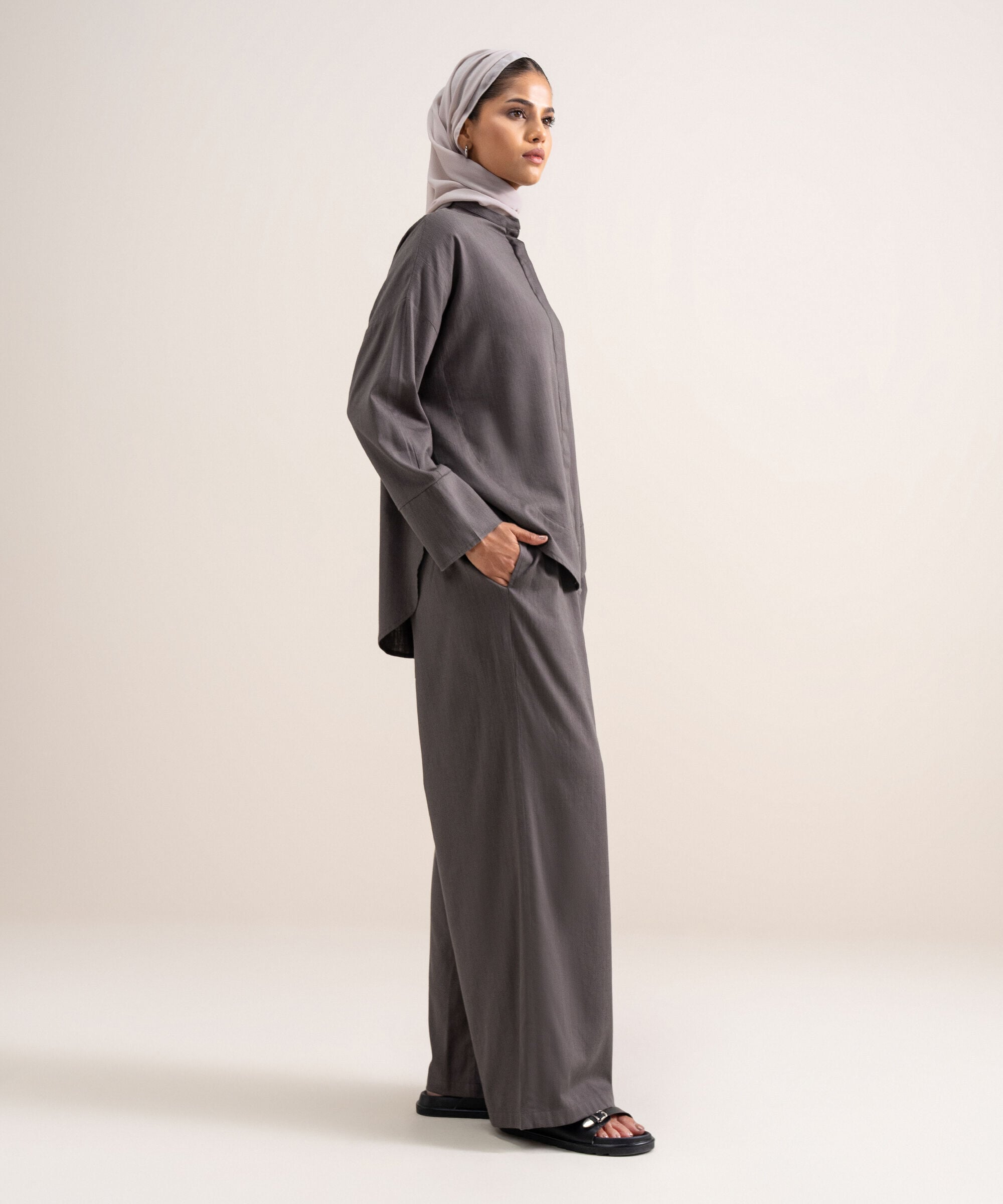 Loose-Fit  Pleated Pants MODBTM26V703