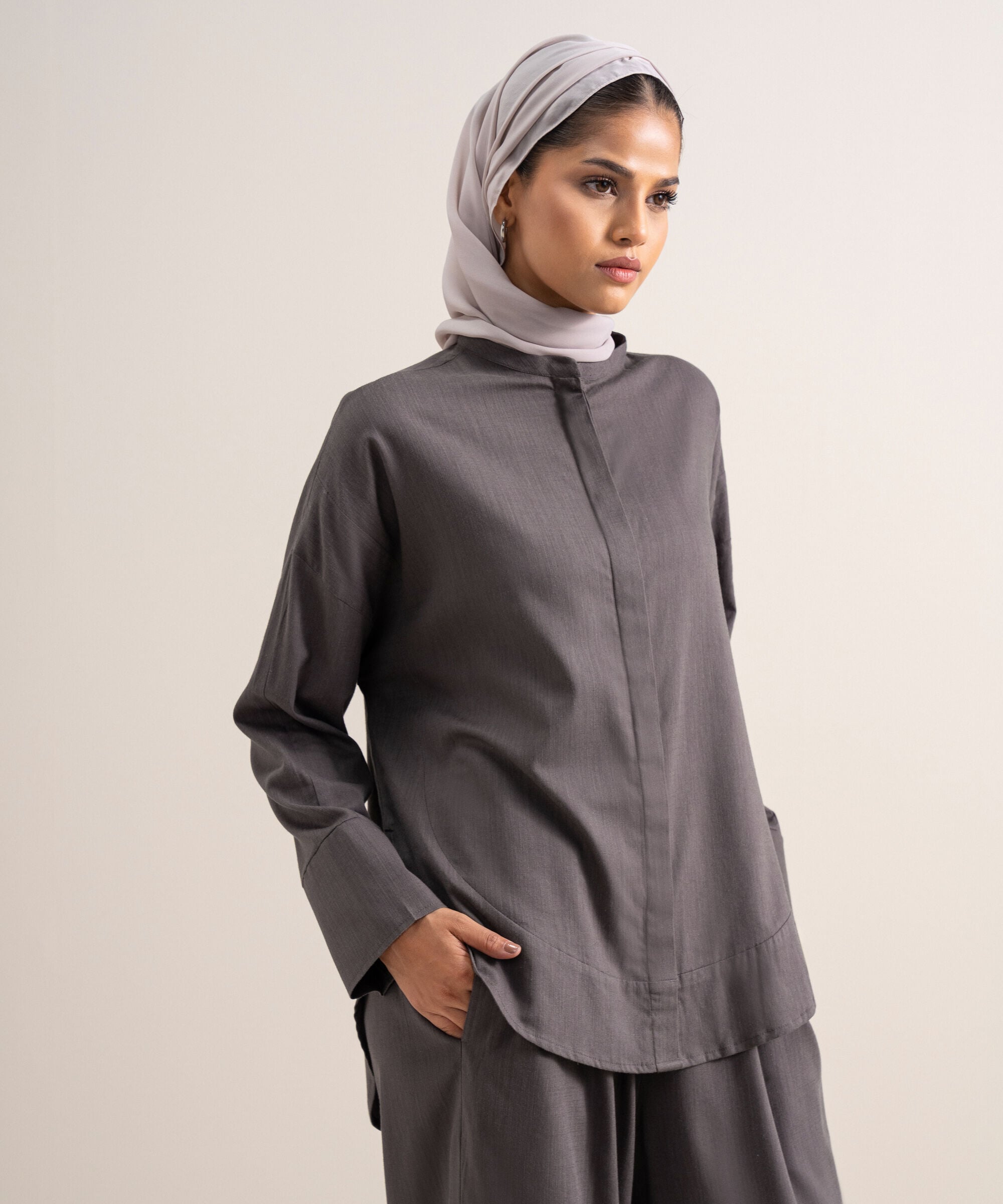 Relaxed Fit Button Down MODTOP26V703