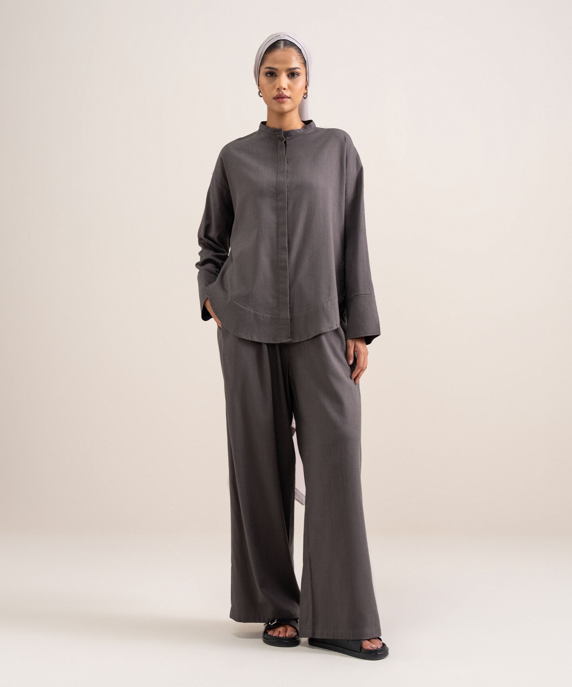 Relaxed Fit Button Down MODTOP26V703