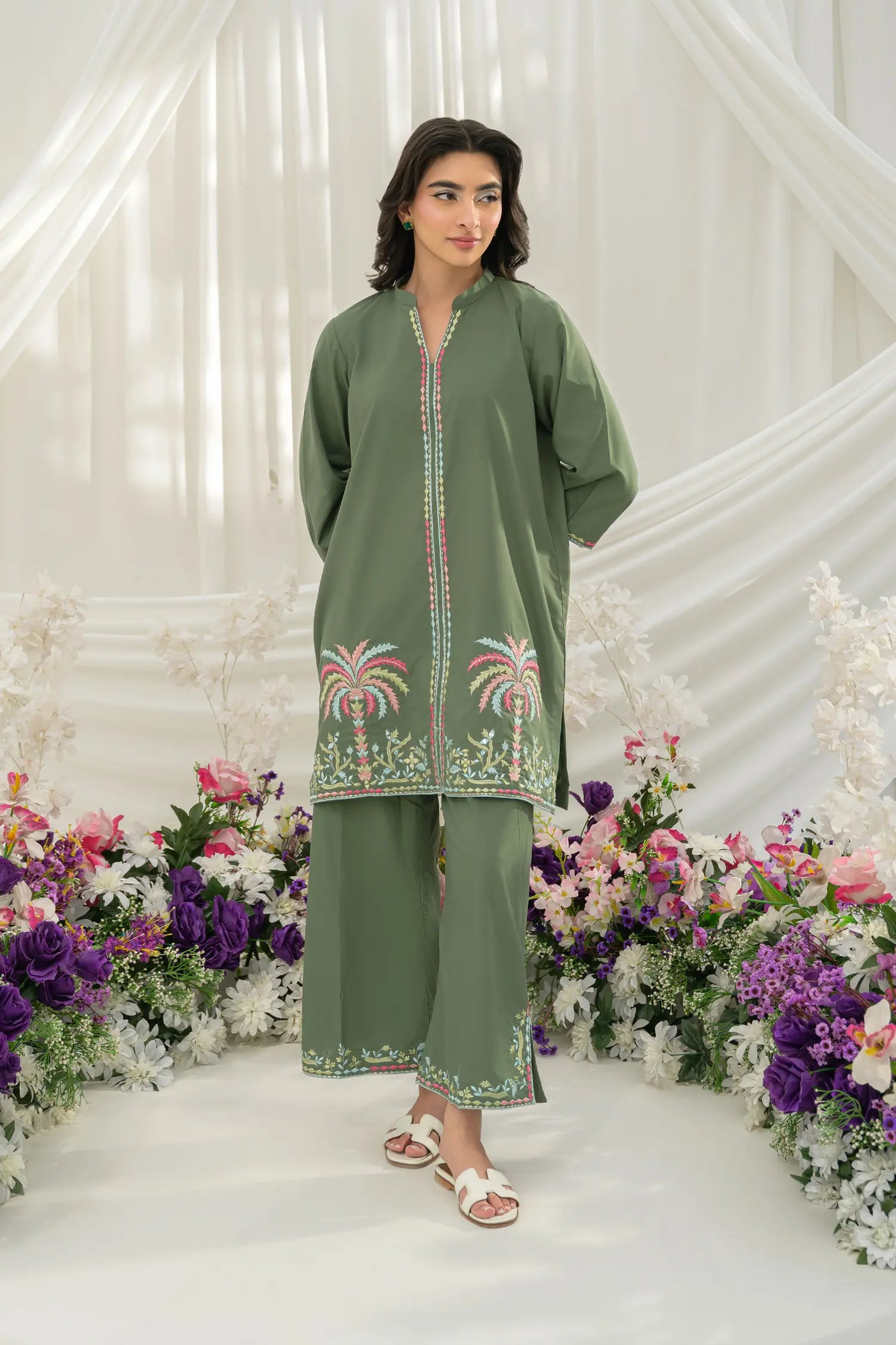 https://cdn.shopify.com/s/files/1/0645/9568/9628/files/MOSSGREEN6.webp?v=1768550036