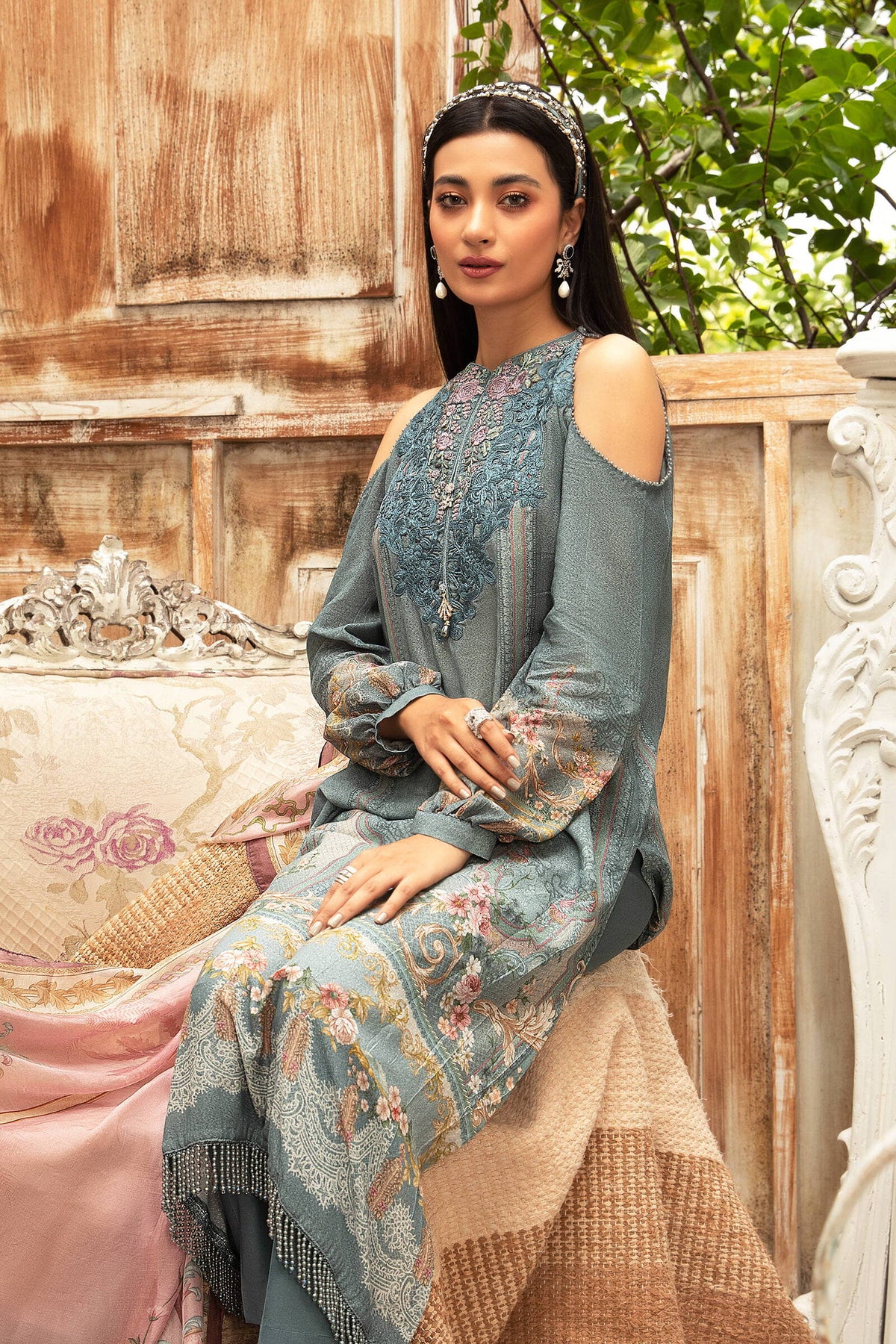 Unstitched Fabrics/M.Prints MPT-1211-B
