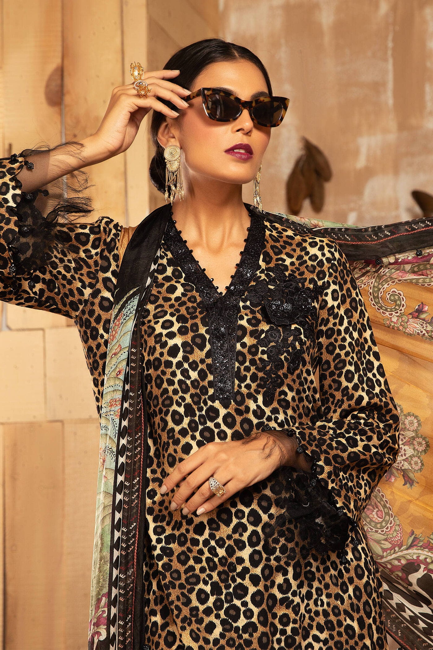Unstitched Fabrics/M.Prints Mpt-1214-A