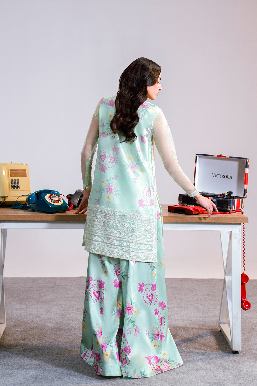 SLOANE - MSS6027