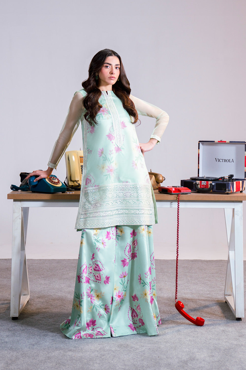 SLOANE - MSS6027