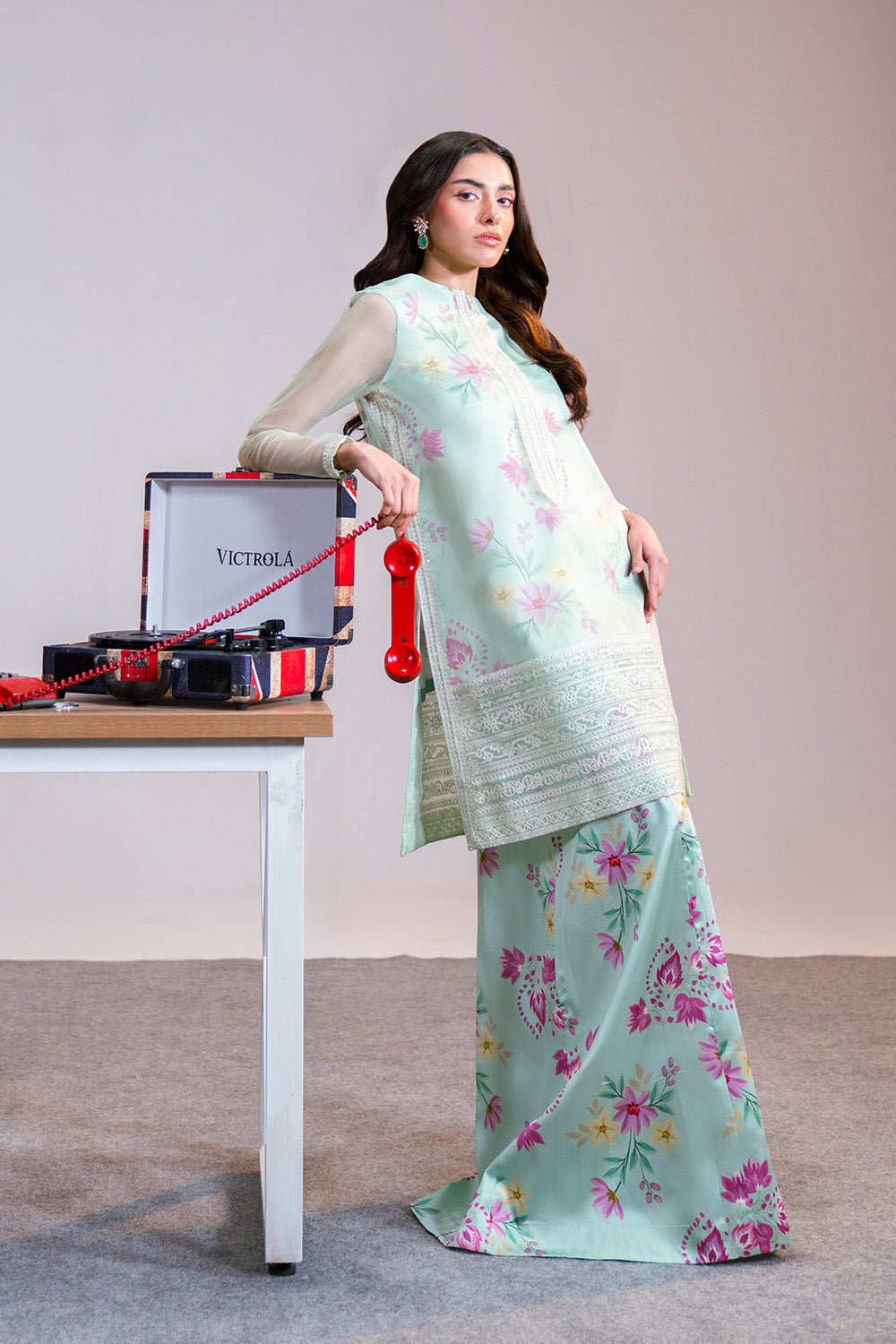 SLOANE - MSS6027