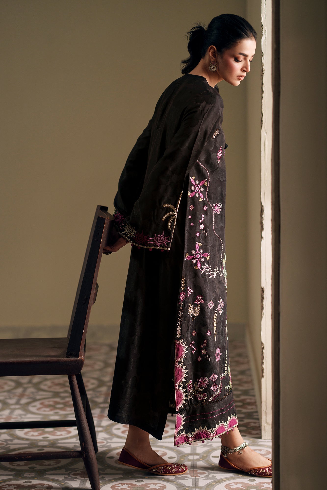 Embroidered Kaftan (E4395/103/902)