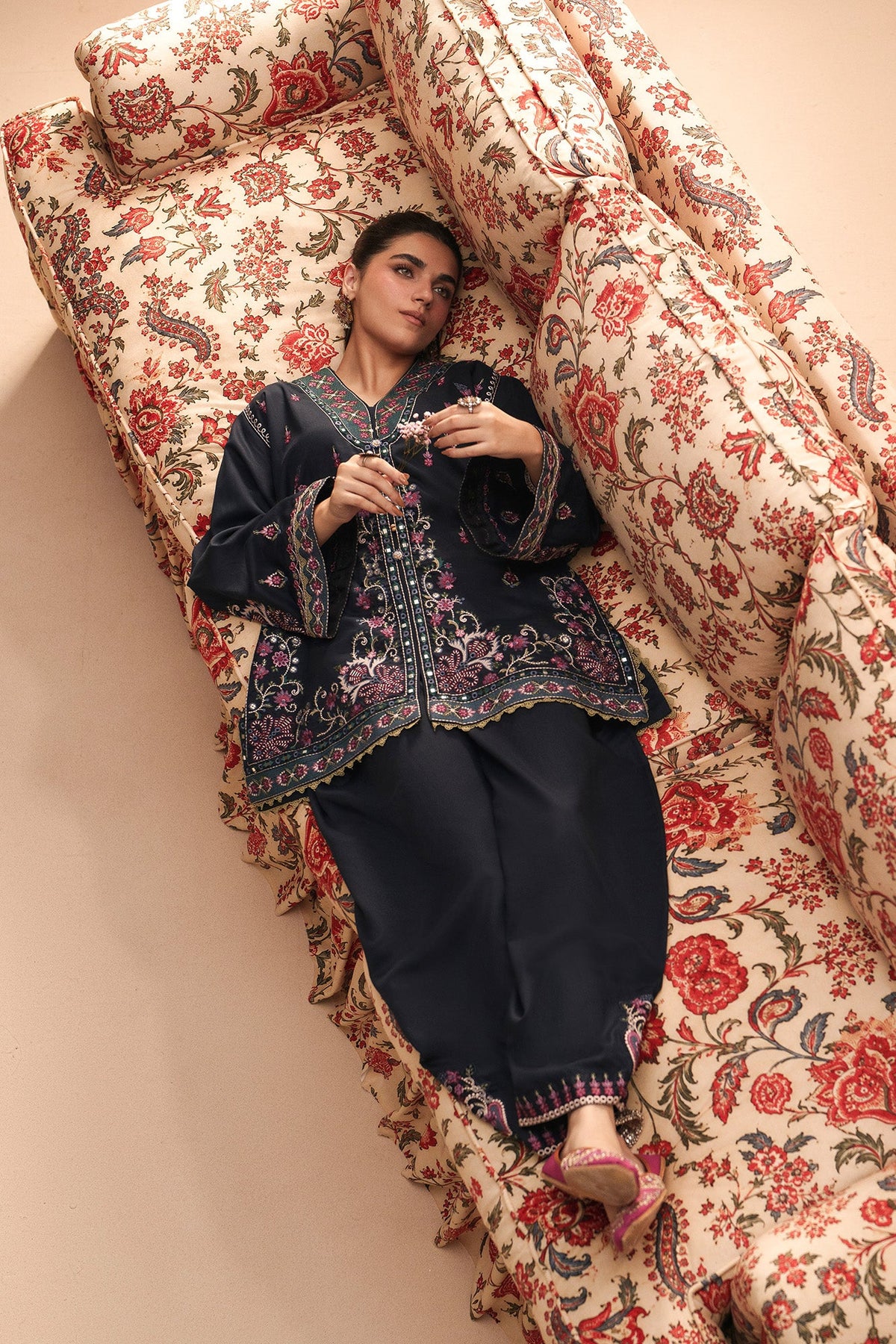 EMBROIDERED SUIT (E4776-103-620)