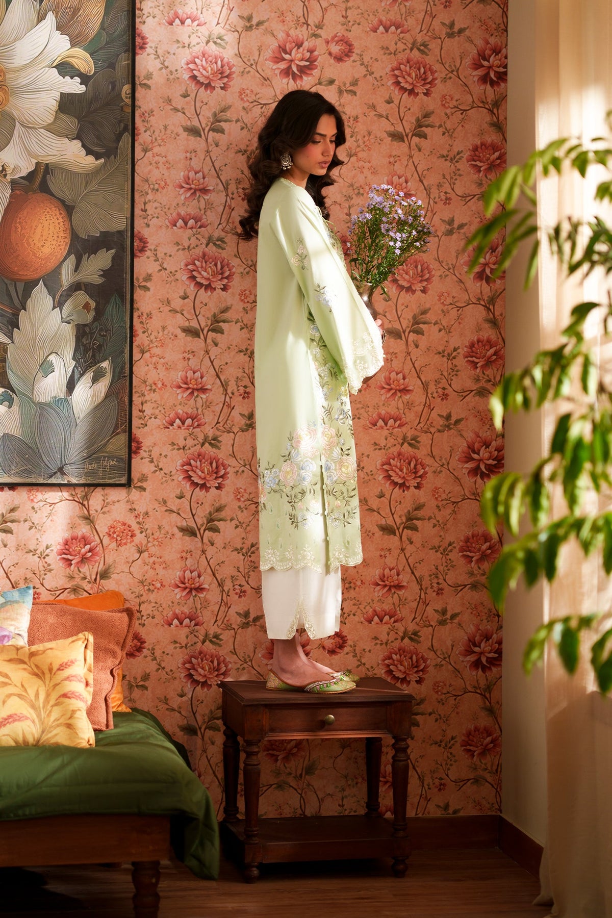 EMBROIDERED SUIT (E4613/103/709)