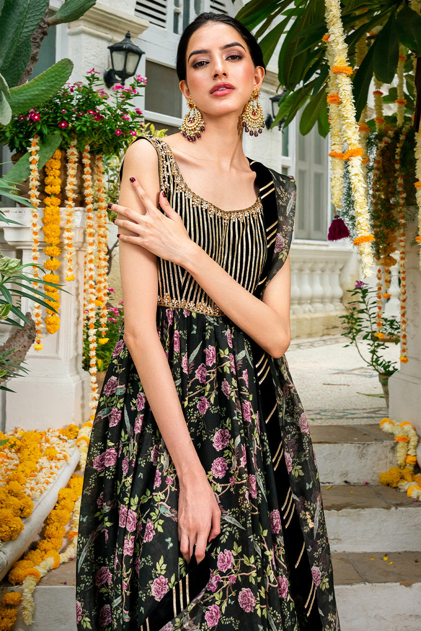 https://cdn.shopify.com/s/files/1/0588/3661/5221/products/MUZ07842.jpg?v=1664797430