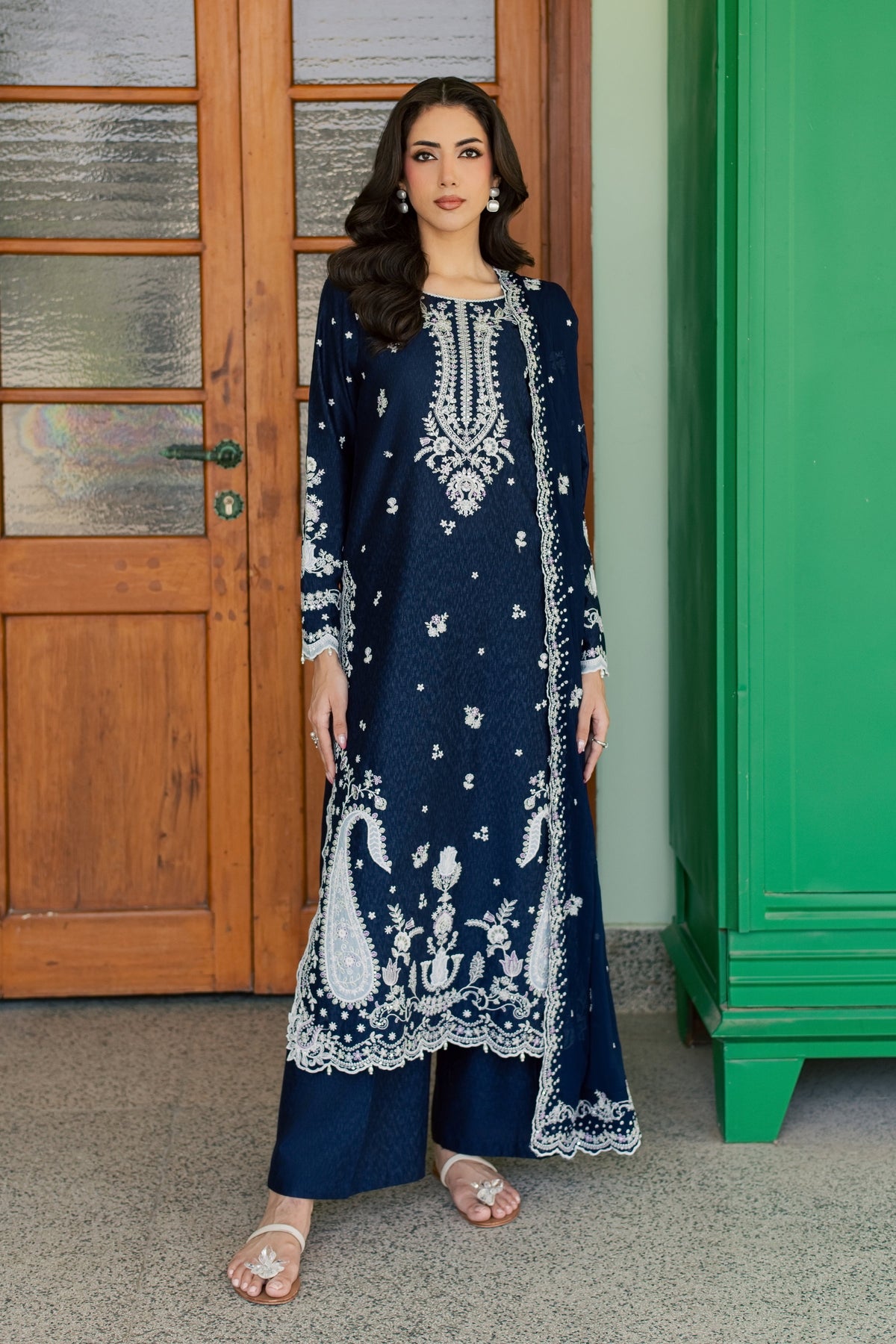 Maahe 3Pc - Embroidered Karandi Pret