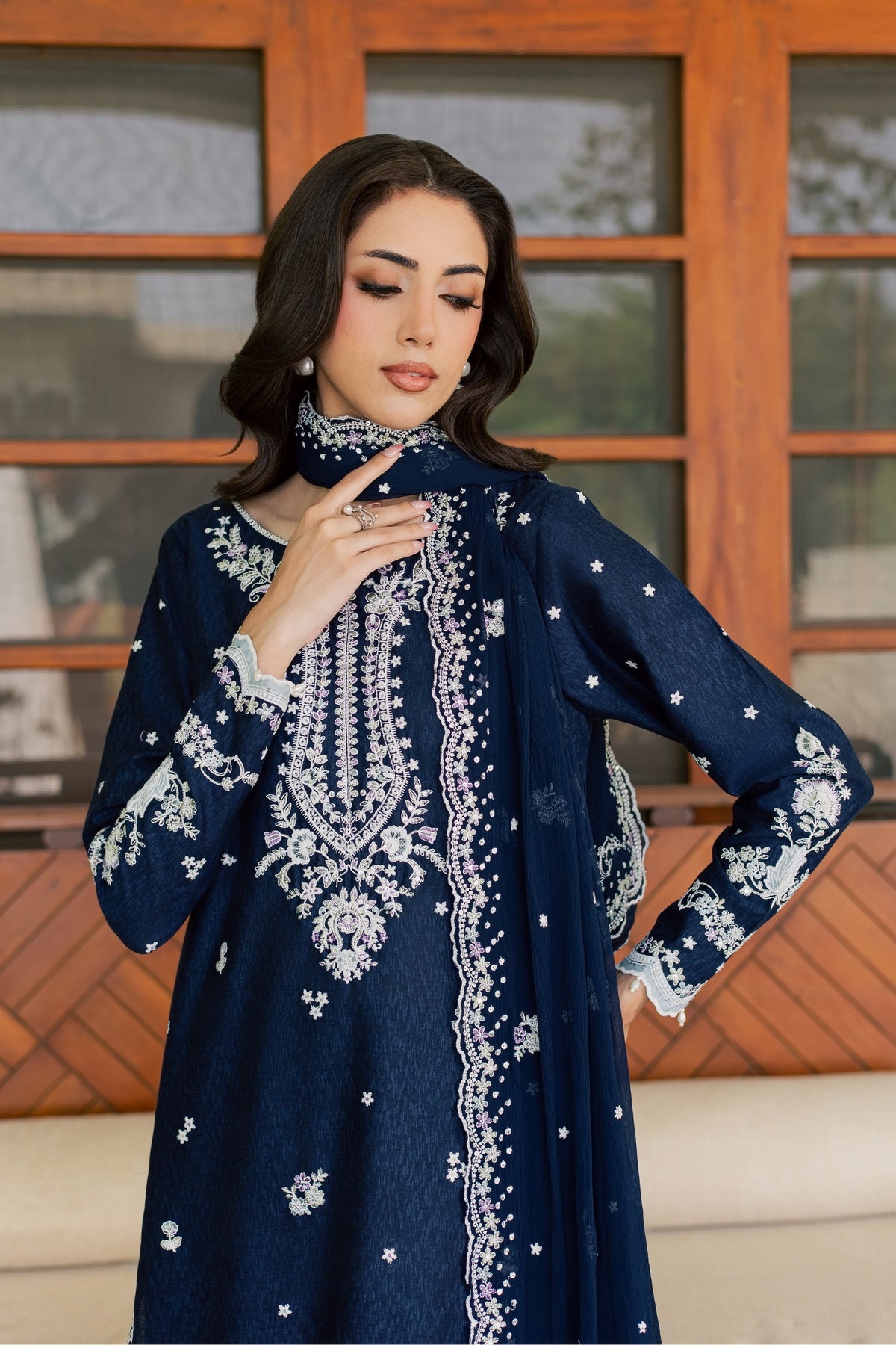 Maahe 3Pc - Embroidered Karandi Pret