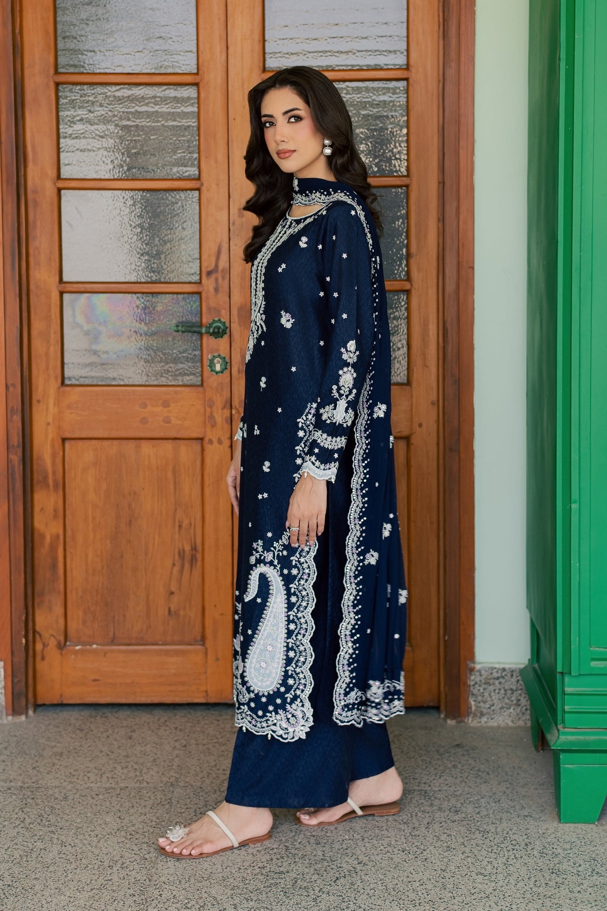 Maahe 3Pc - Embroidered Karandi Pret