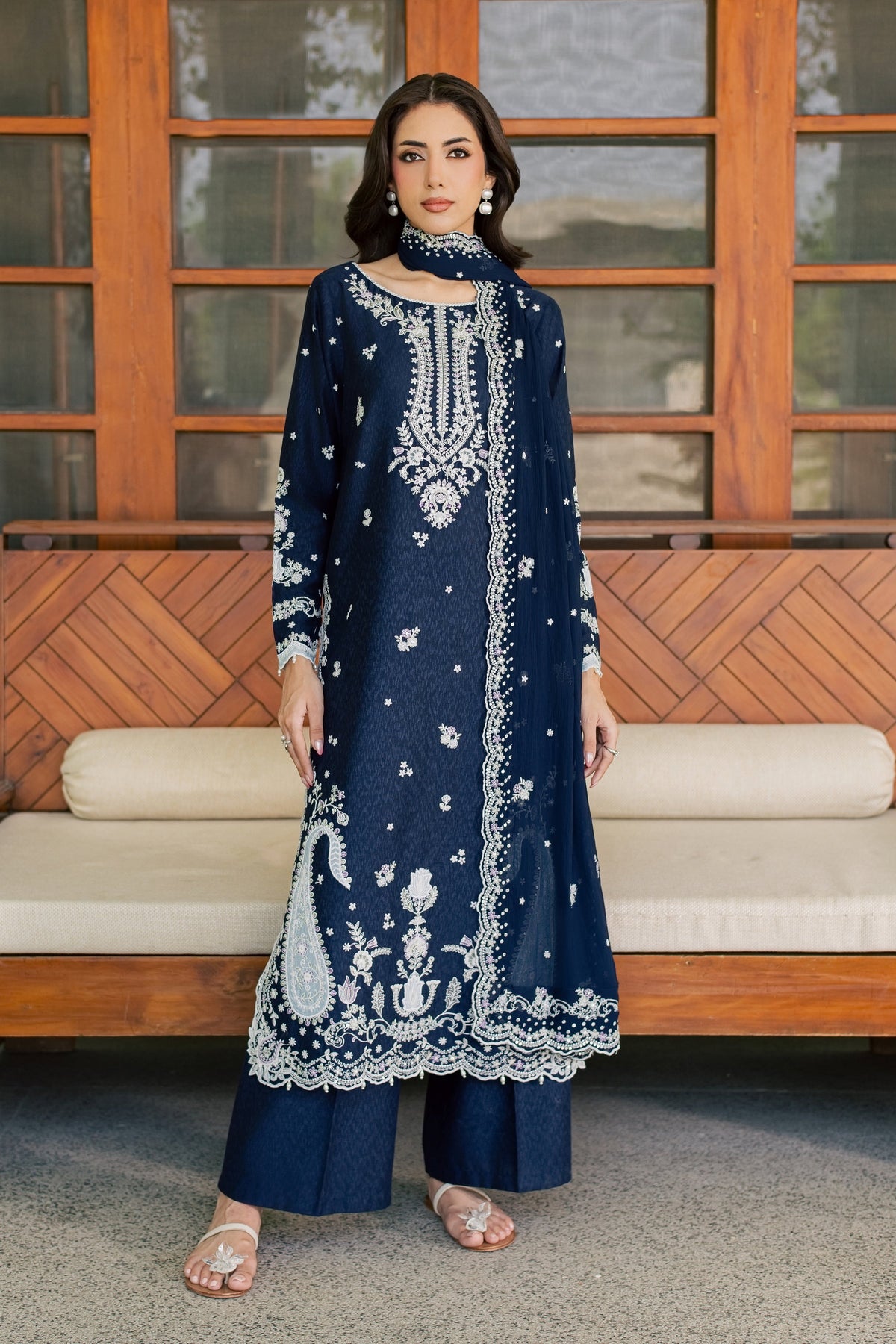 Maahe 3Pc - Embroidered Karandi Pret