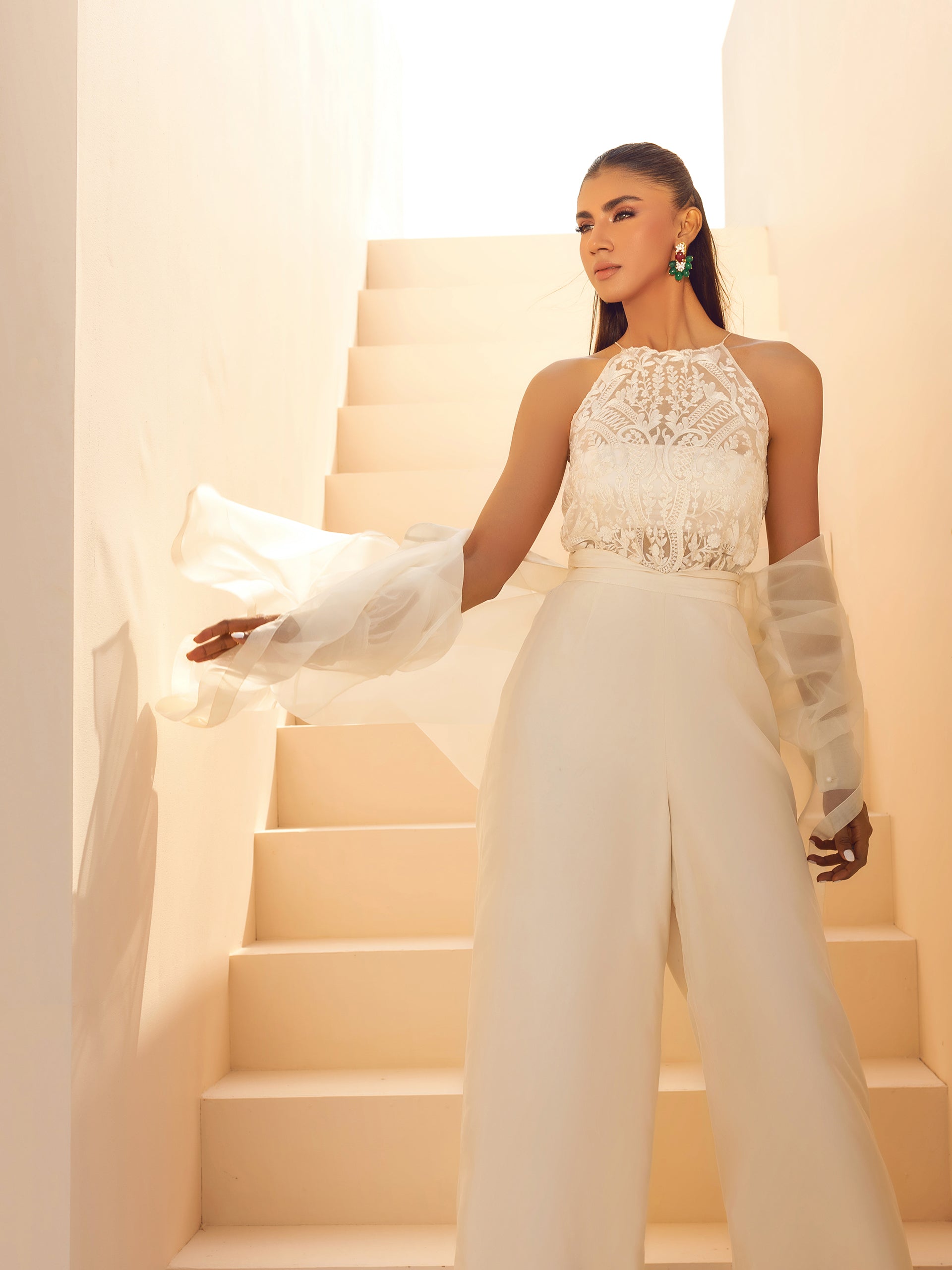 https://cdn.shopify.com/s/files/1/0768/4872/6205/files/Mara-White-3.jpg?v=1777656033