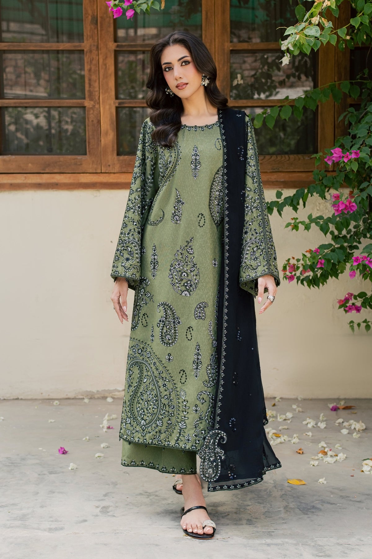 Marwa 3Pc - Embroidered Karandi Pret