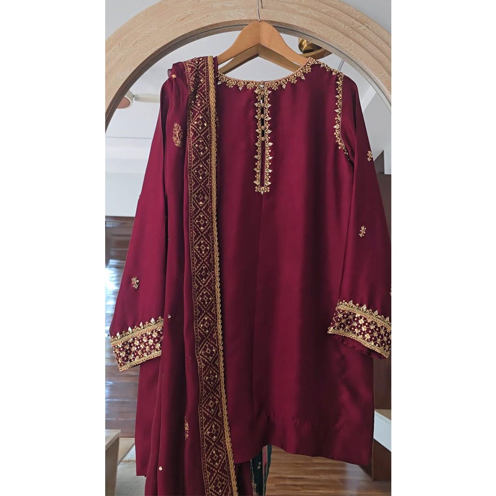Maya x Deep Maroon