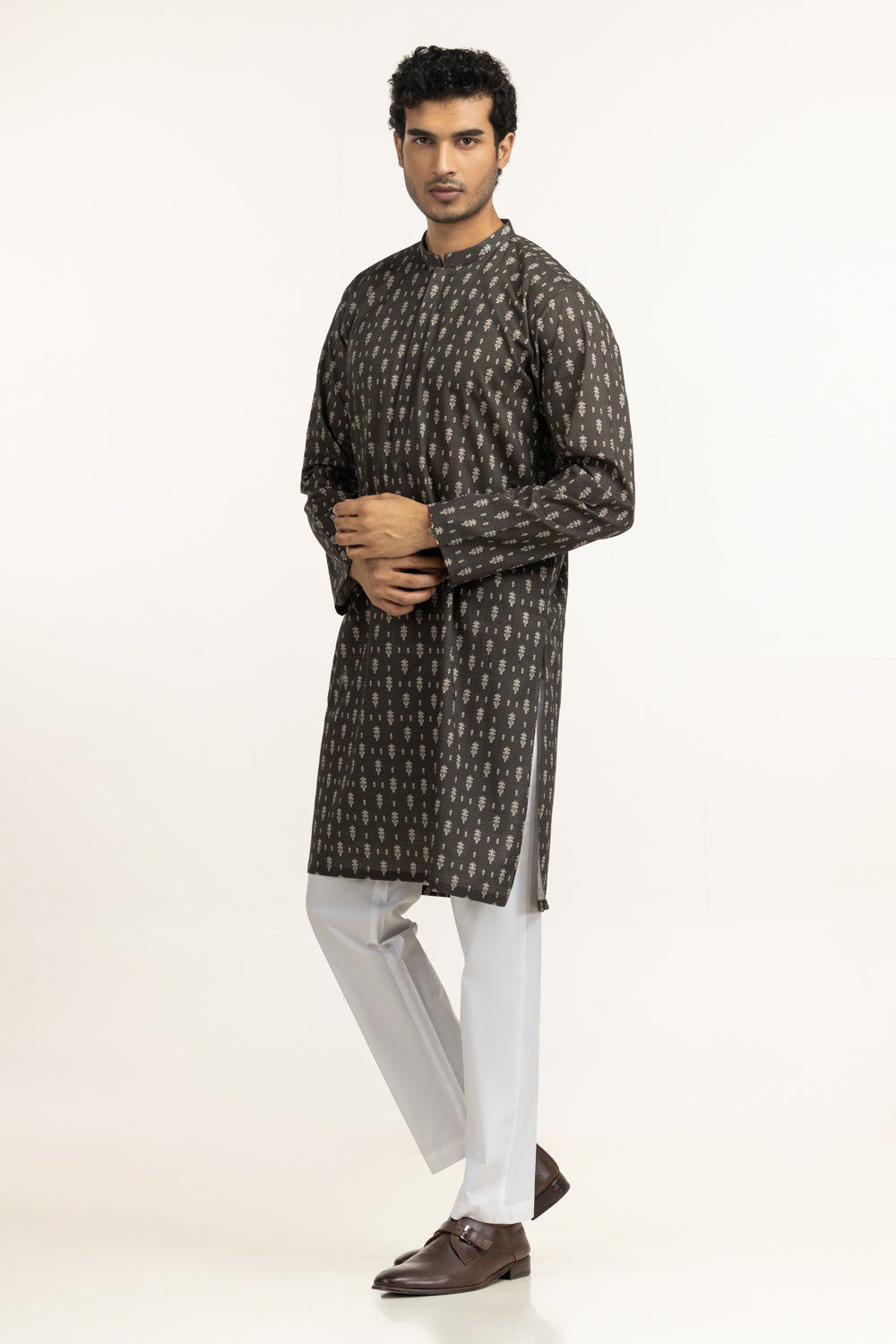https://cdn.shopify.com/s/files/1/0706/3253/8159/files/Men-Kurta-Color-Green-100_-Cotton-Regular-Fit-KR-STY25-001-Left.jpg?v=1770463440