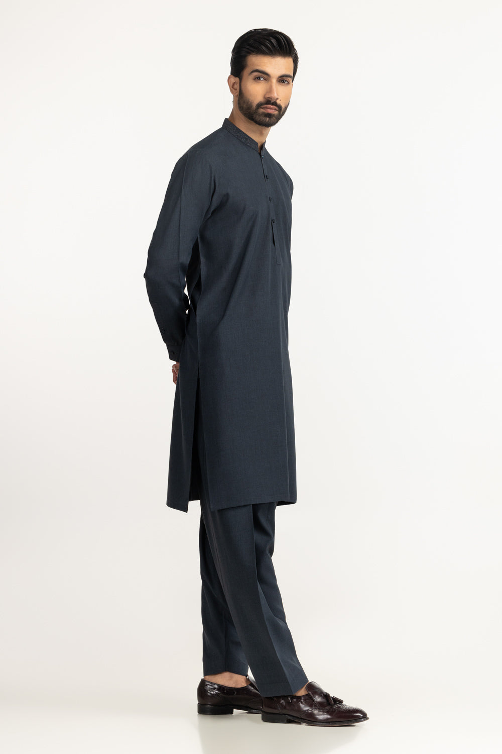 https://cdn.shopify.com/s/files/1/0706/3253/8159/files/Men-Suits-Color-Blue-Blended-Regular-Fit-SK-EMB25-048-Right.jpg?v=1770463714