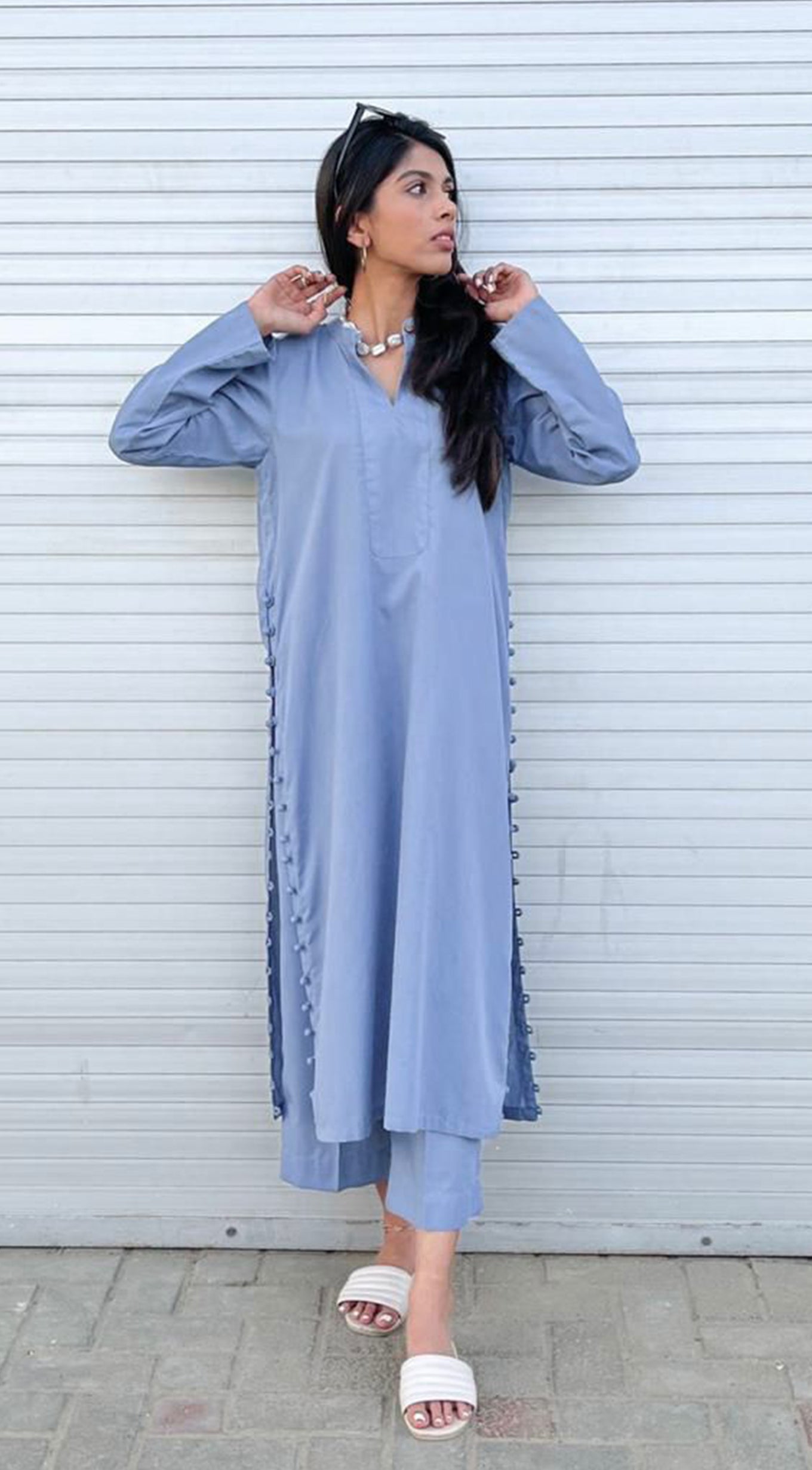 https://cdn.shopify.com/s/files/1/0654/4313/5706/products/Minahil-1.jpg?v=1662803531