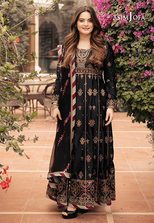 https://cdn.shopify.com/s/files/1/0690/7320/7593/files/MinalKhan.jpg?v=1748668851