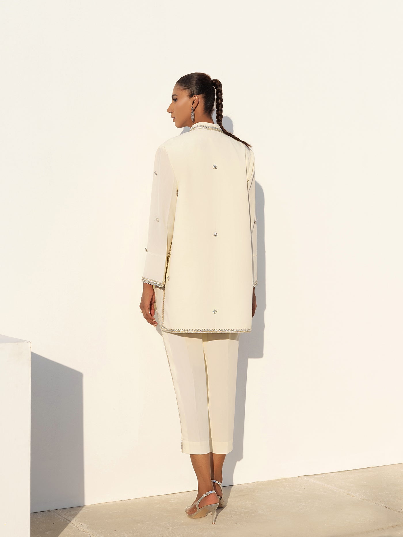 https://i0.wp.com/iqa.design/wp-content/uploads/2024/01/Mira-Ivory-3.jpg?fit=1920%2C2560&ssl=1