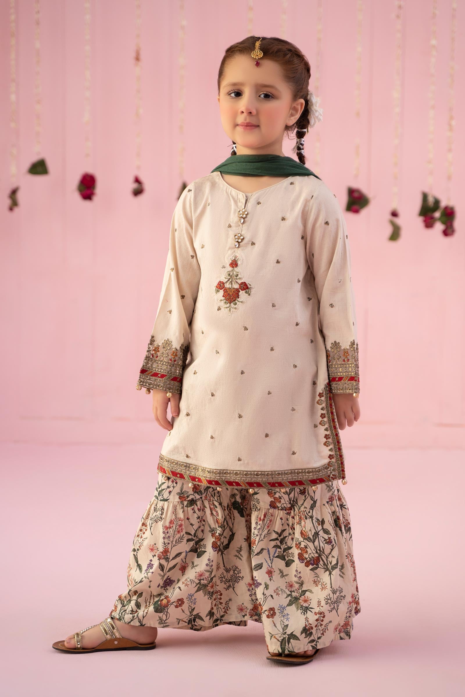 Shoot-Stitch-lawn