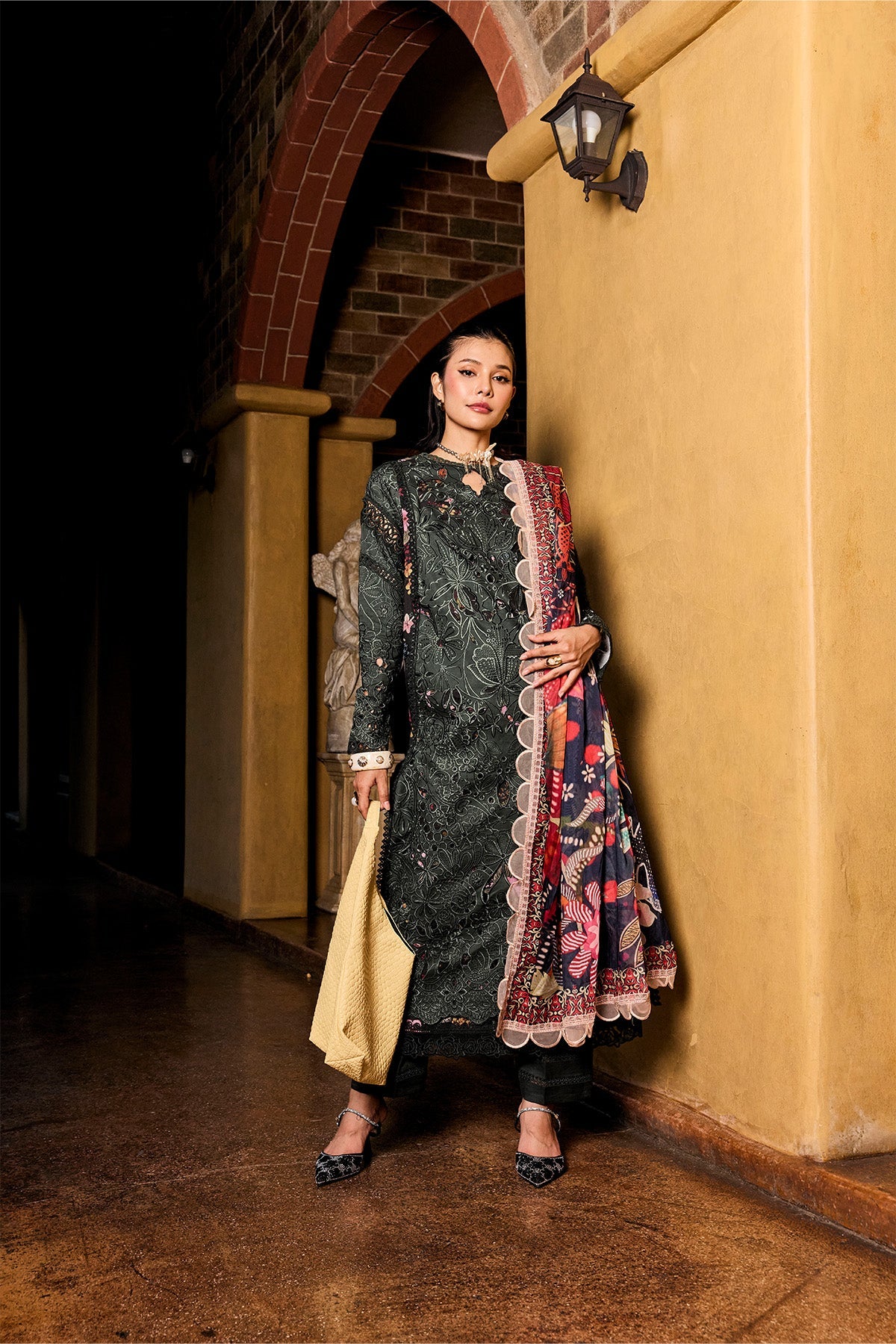 https://cdn.shopify.com/s/files/1/0523/4327/5696/files/MysiebyTahira4490.jpg?v=1777370551