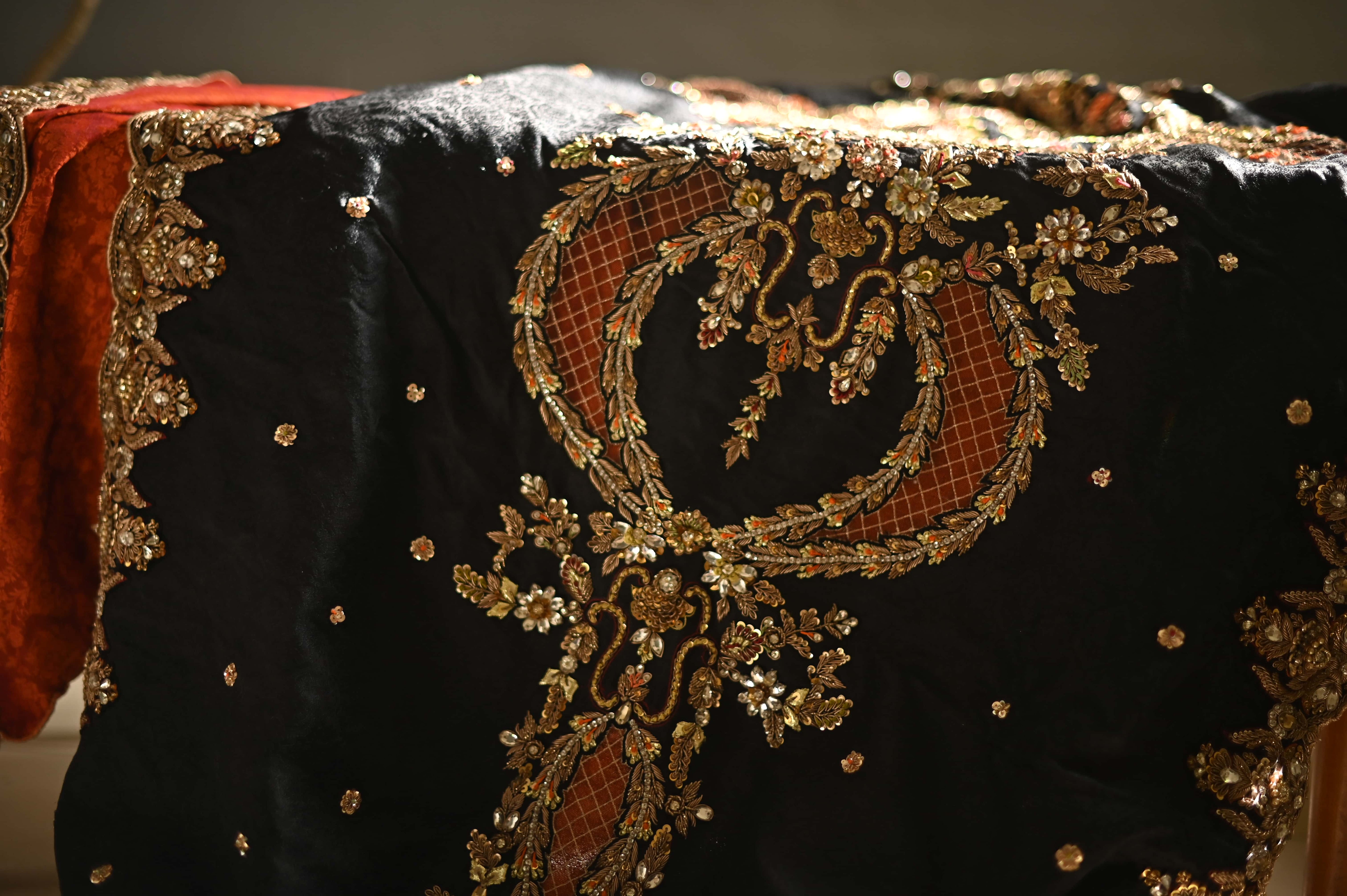 Black Embroidered Chaadar