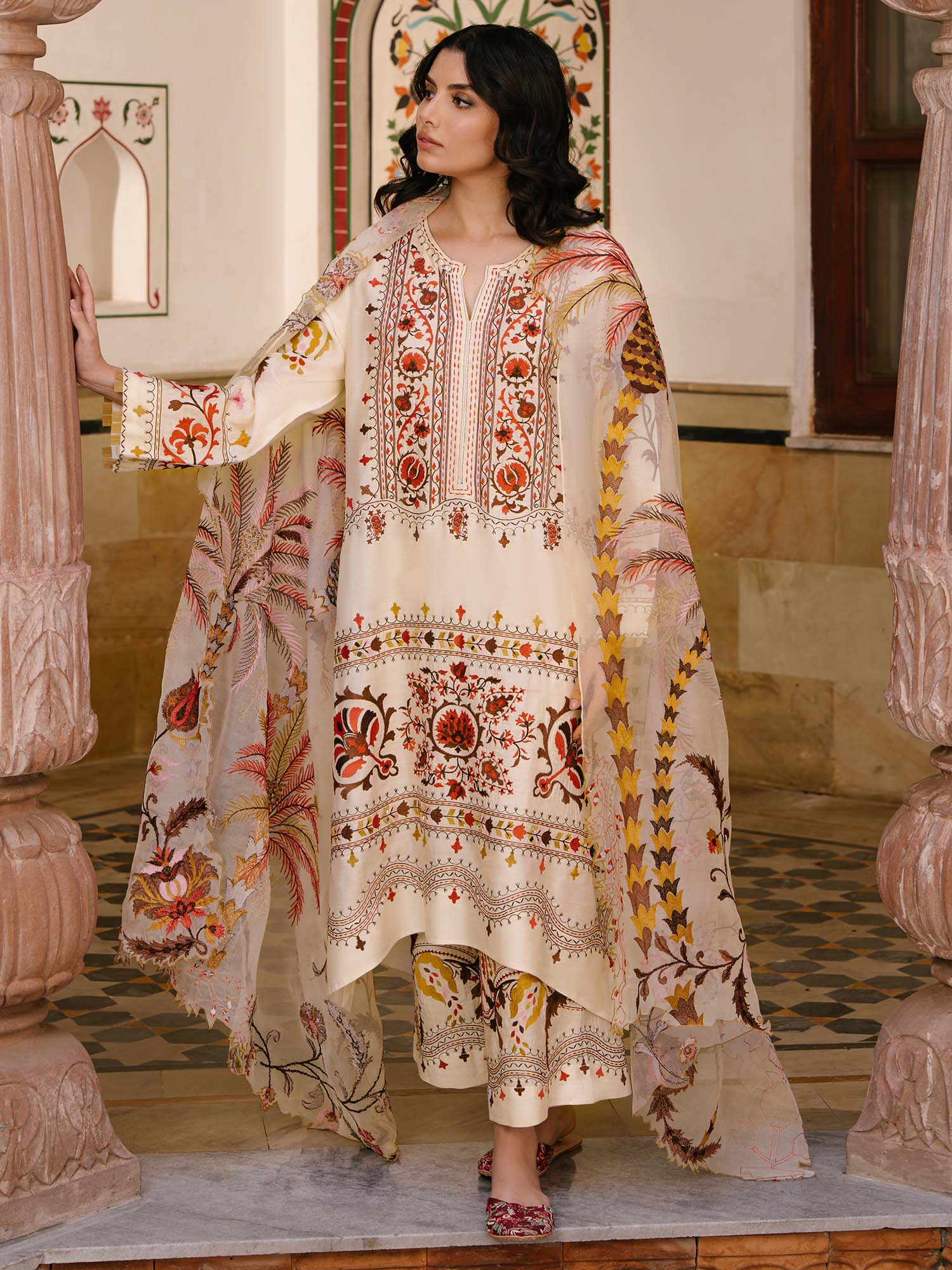 MALTA, IZAAR & DUPATTAmalta-izaar-dupatta