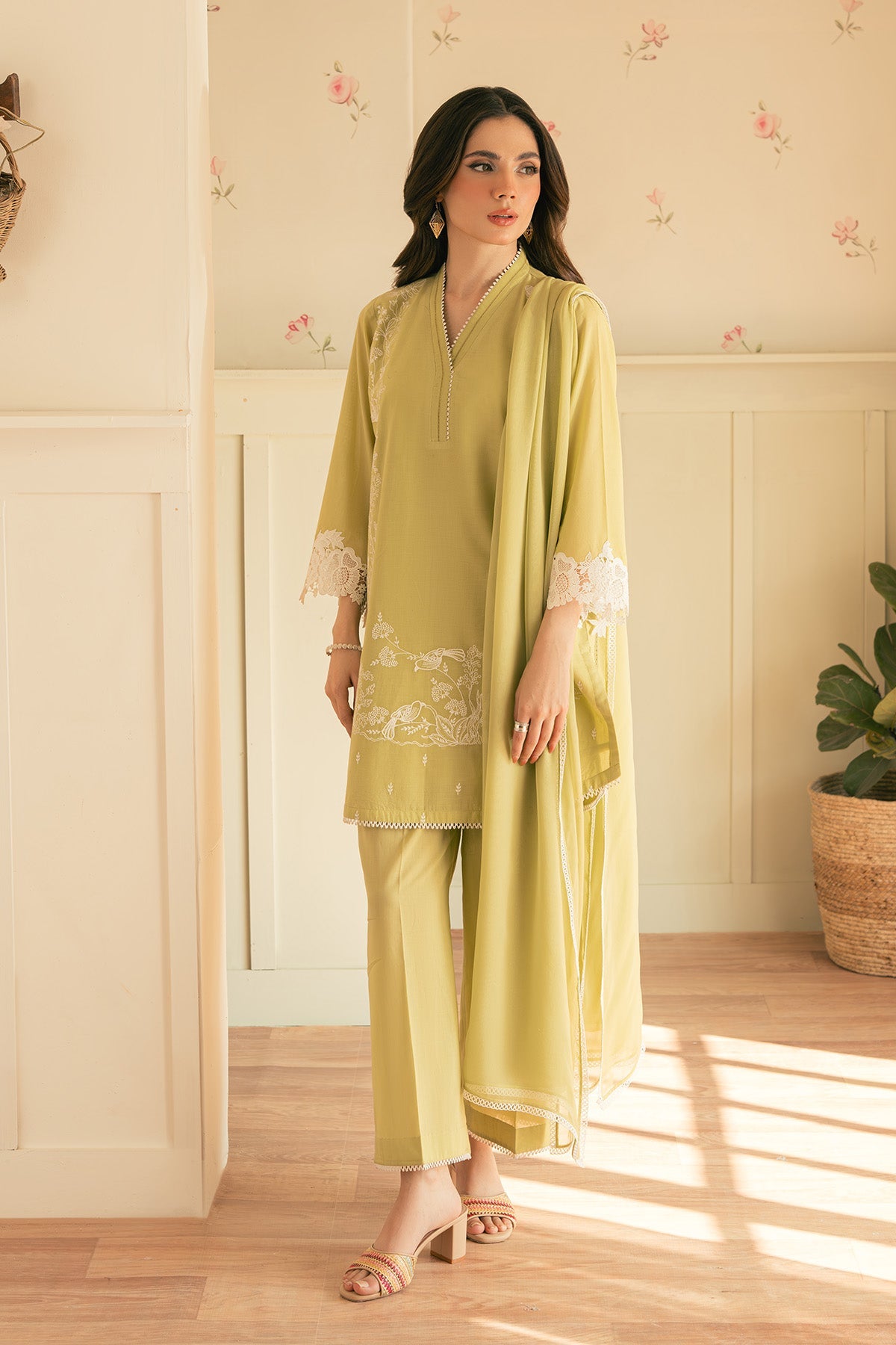 https://cdn.shopify.com/s/files/1/0704/5916/2937/files/NAT04241-Enhanced-NR.jpg?v=1752139852