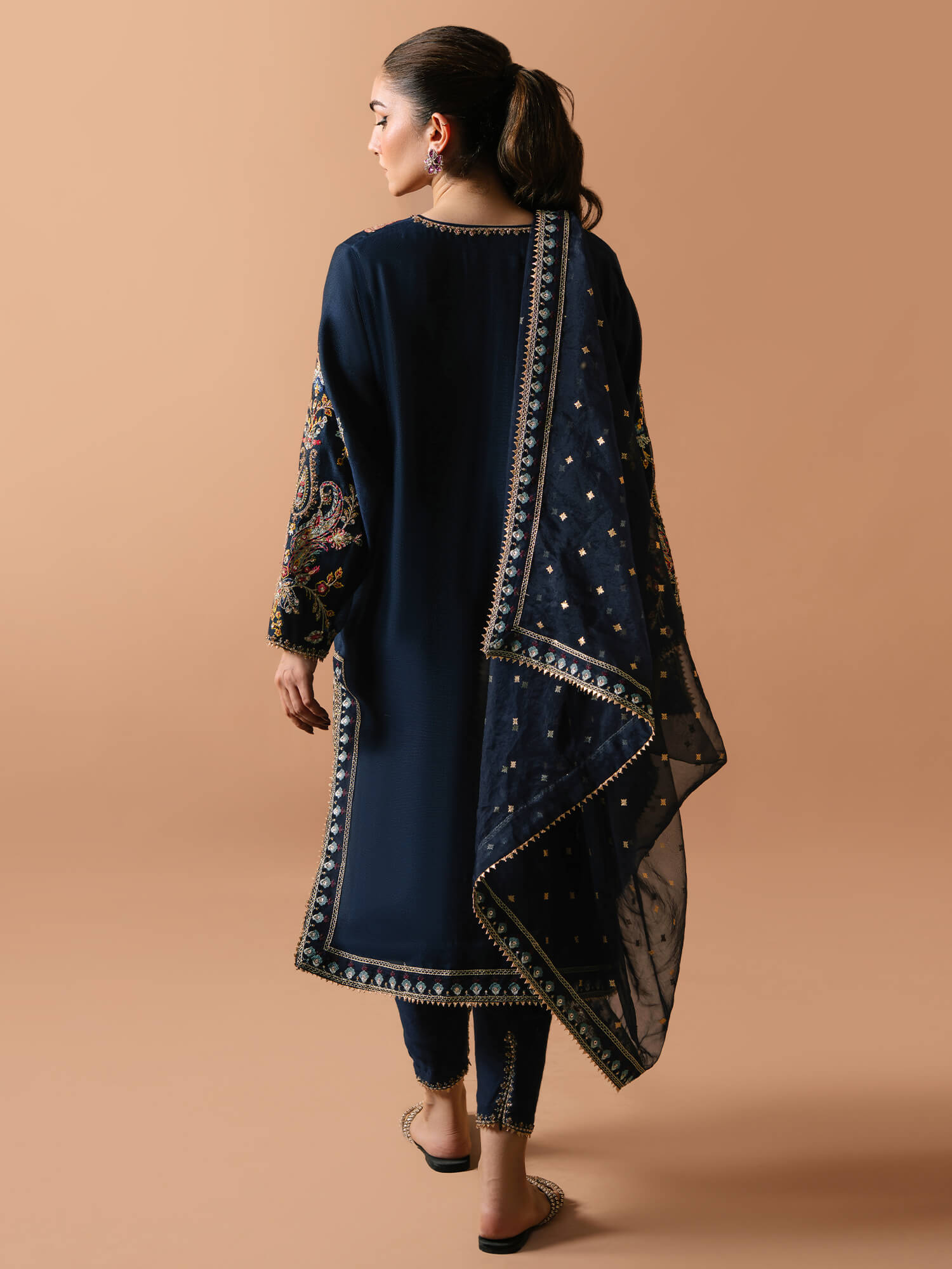 RAYA, SKINNY SHALWAR & DUPATTAraya-skinny-shalwar-dupatta-3