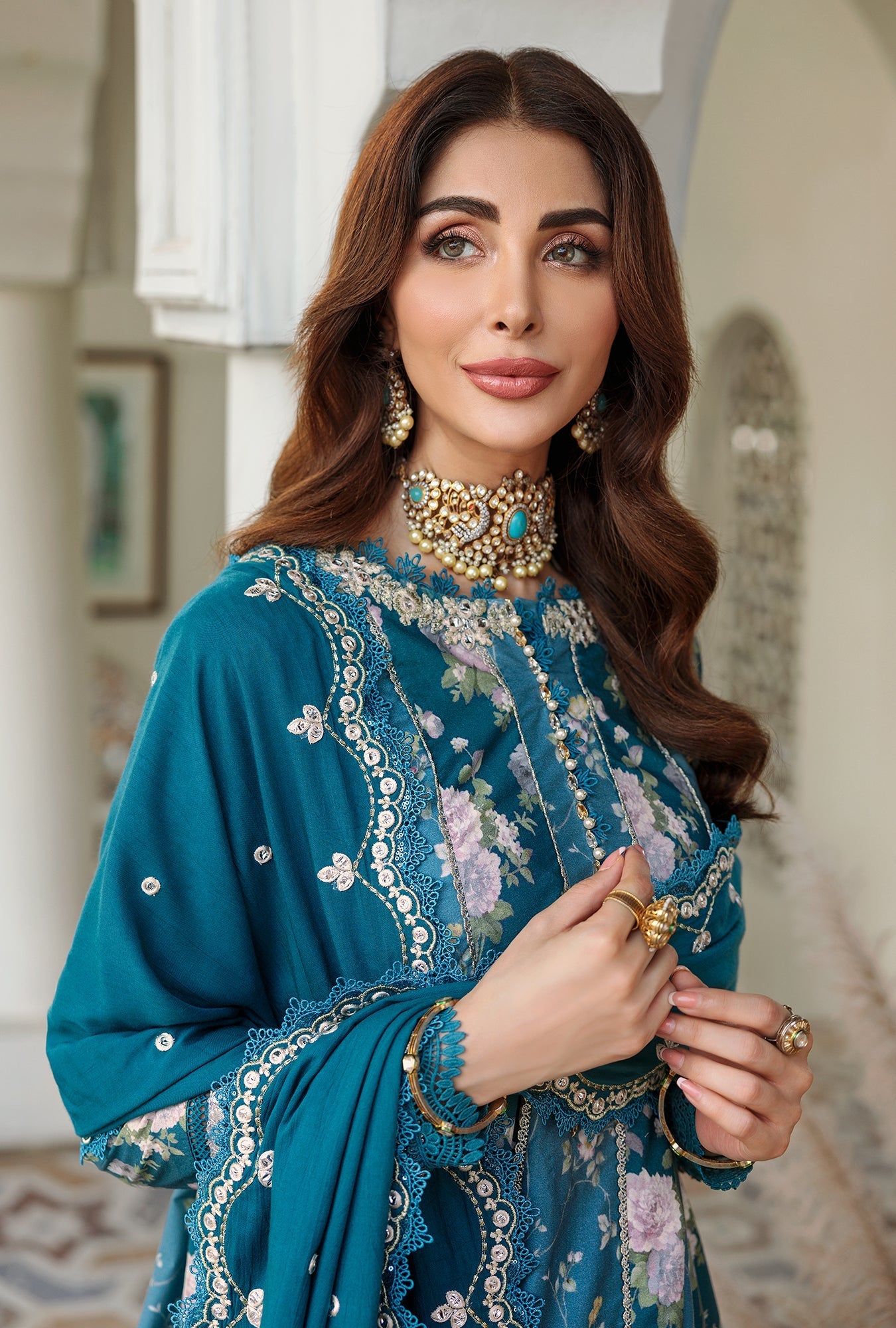 NOOR-EMBPRNTSHWL22-D5-A-AROMA