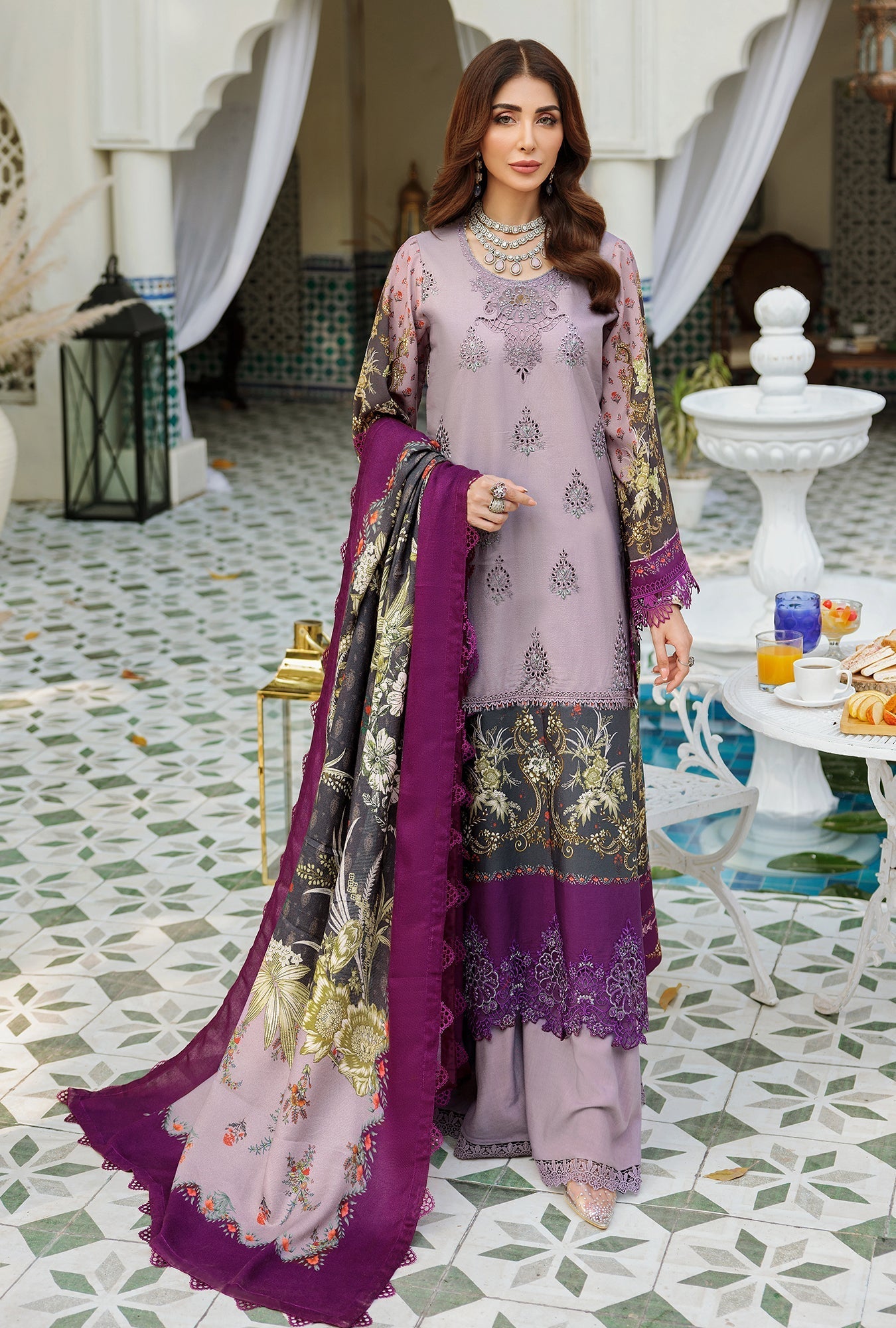 NOOR-EMBPRNTSHWL22-D4-A-RAYA-S