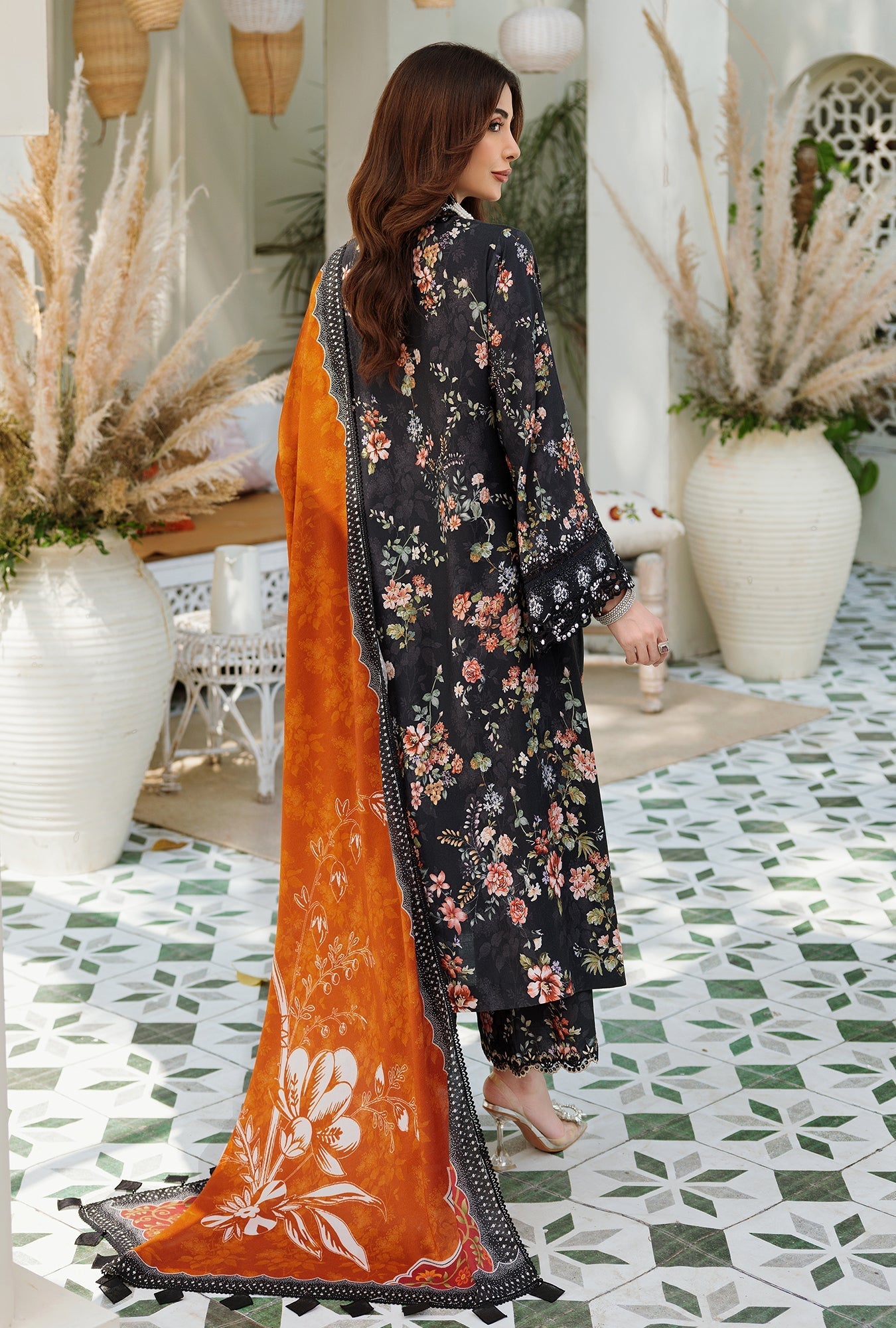 NOOR-EMBPRNTSHWL22-D1-A-RUST-WOOD
