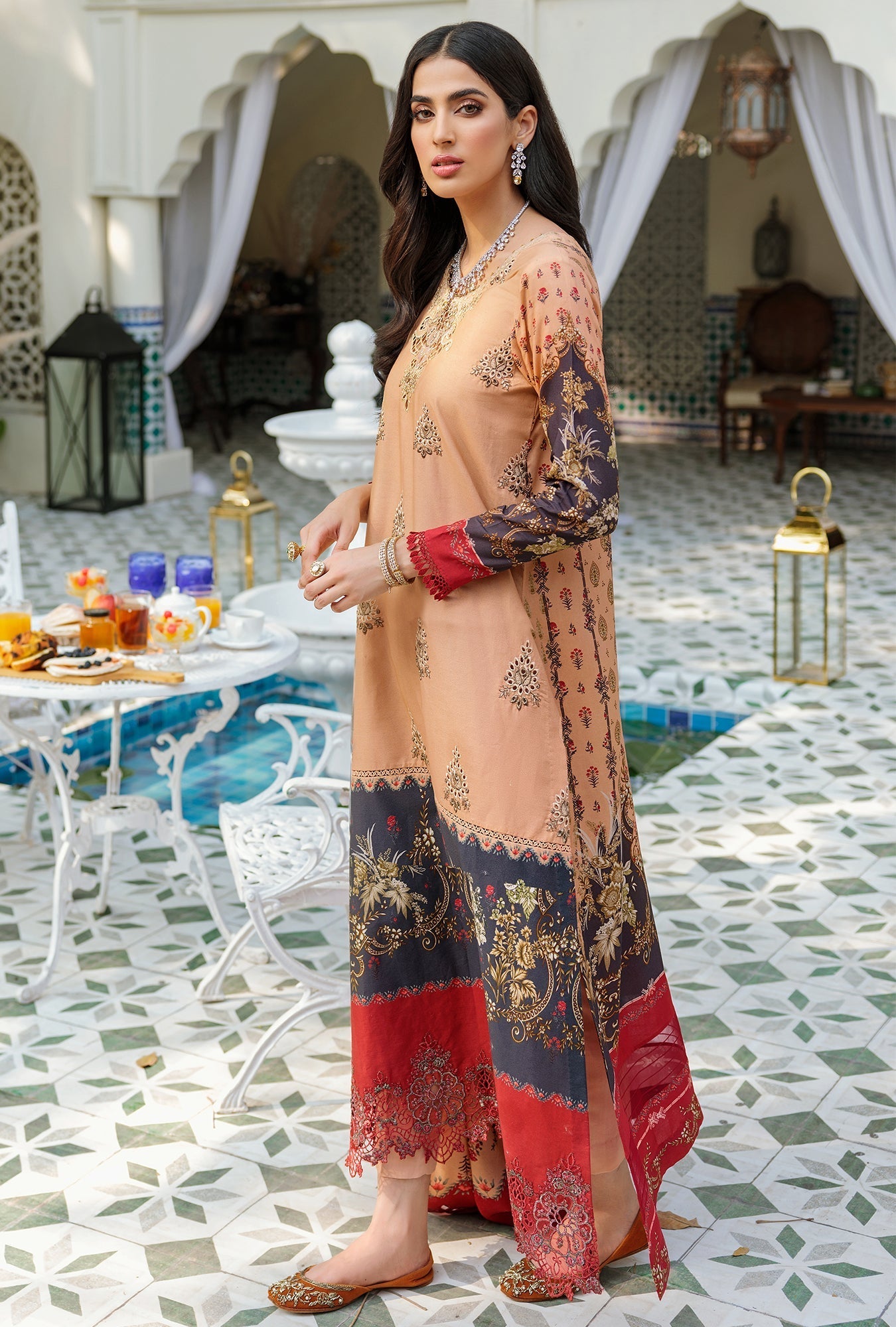 NOOR-EMBPRNTSHWL22-D4-B-RAYA-S