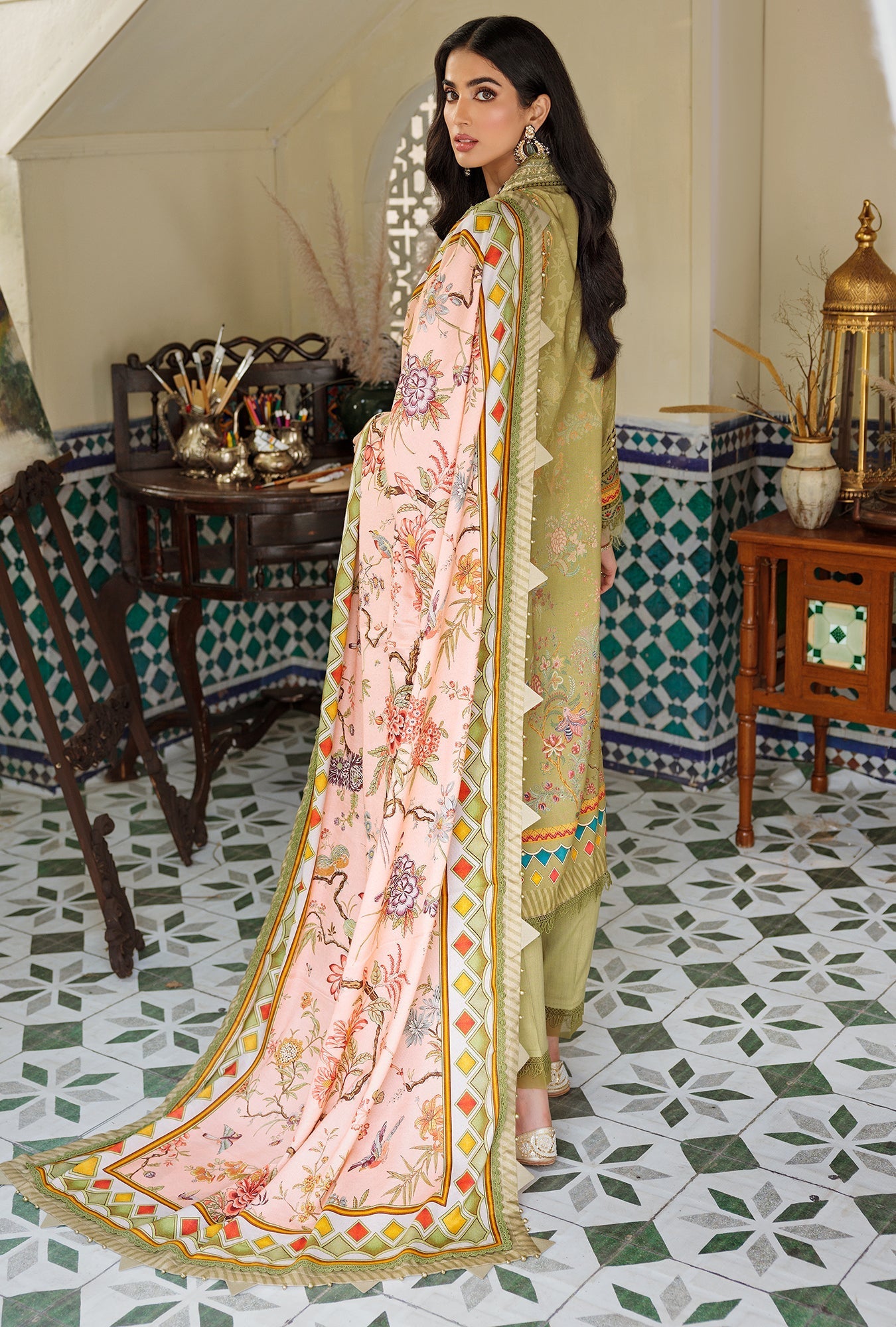 NOOR-EMBPRNTSHWL22-D7-B-LAUREL-S