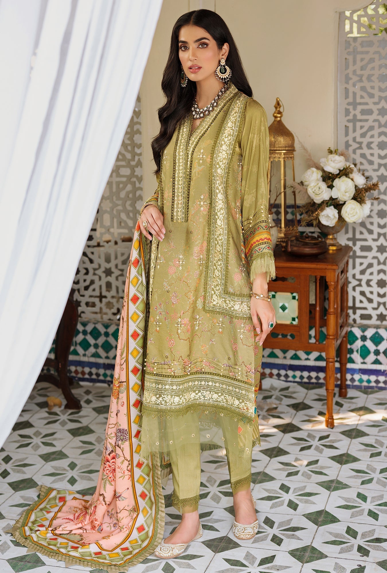 NOOR-EMBPRNTSHWL22-D7-B-LAUREL