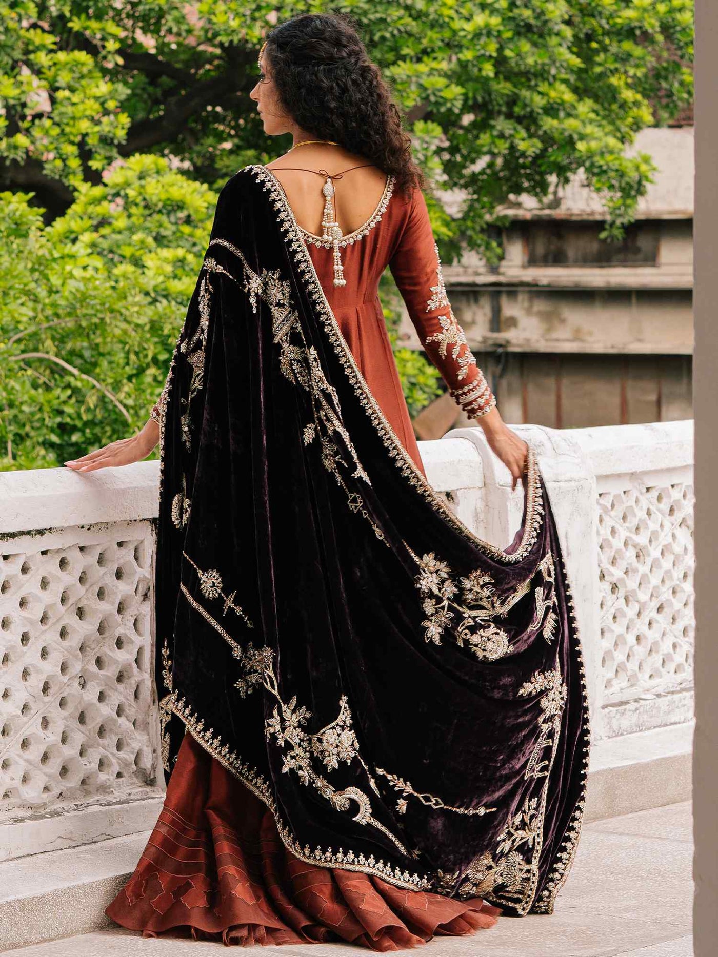 PESHWAS, LEHENGA &amp; SHAWL
