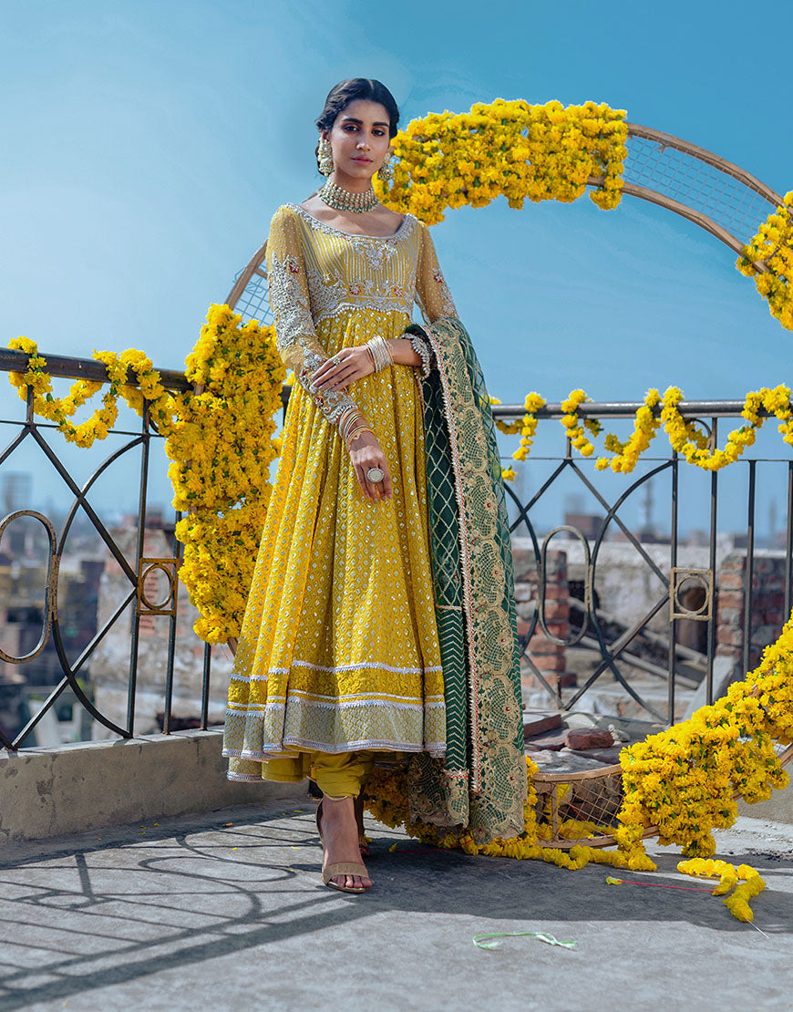 https://cdn.shopify.com/s/files/1/0262/2531/1795/products/Nazneen-02.jpg?v=1626343732