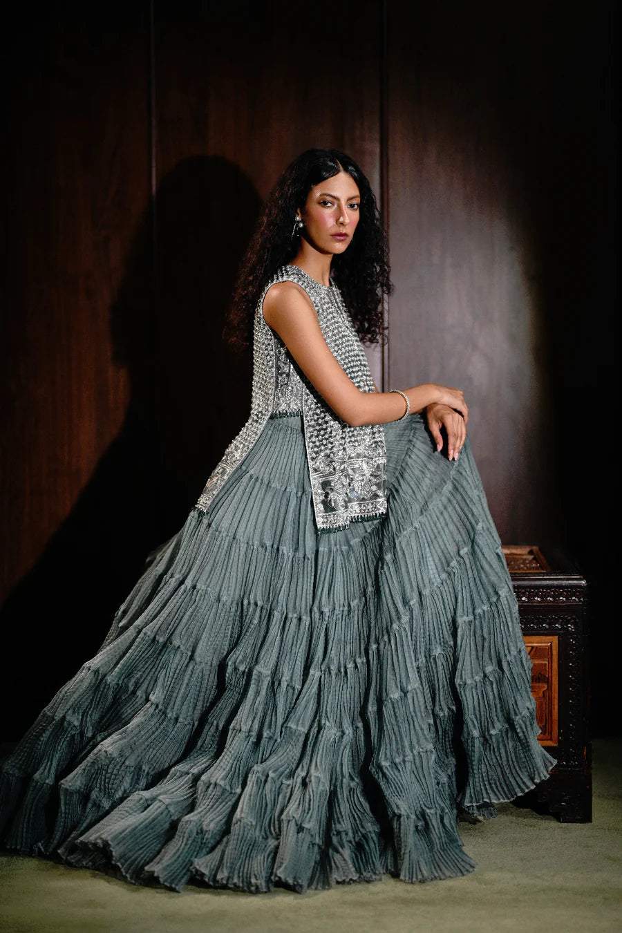 https://cdn.shopify.com/s/files/1/0593/6516/3148/files/Nimra-Grey-1.webp?v=1757400754