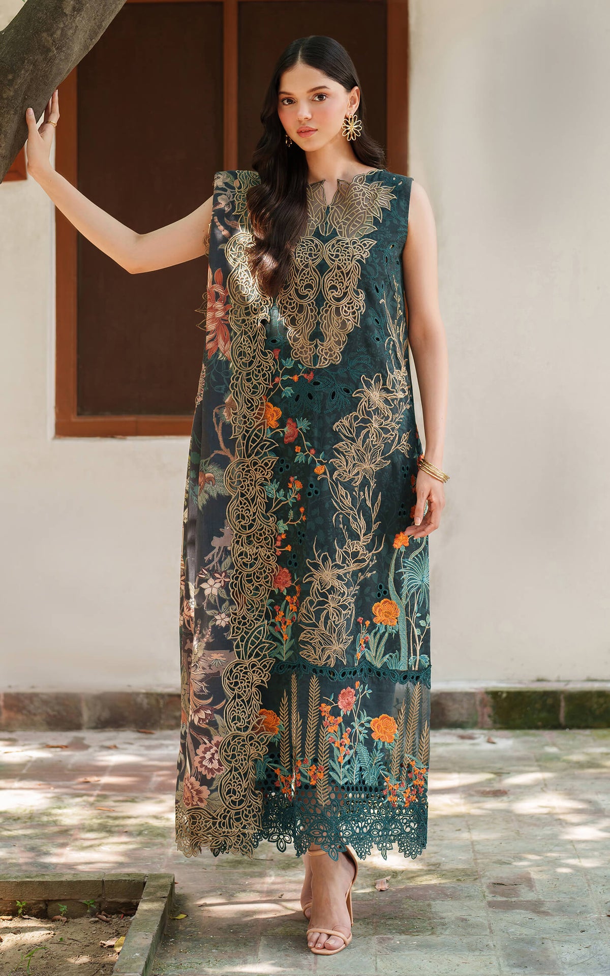 Nora LWC25-01 | 3pcs Embroidered Stitched Suit