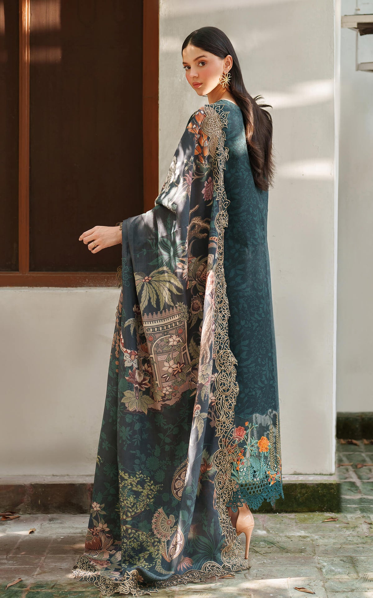 Nora LWC25-01 | 3pcs Embroidered Stitched Suit