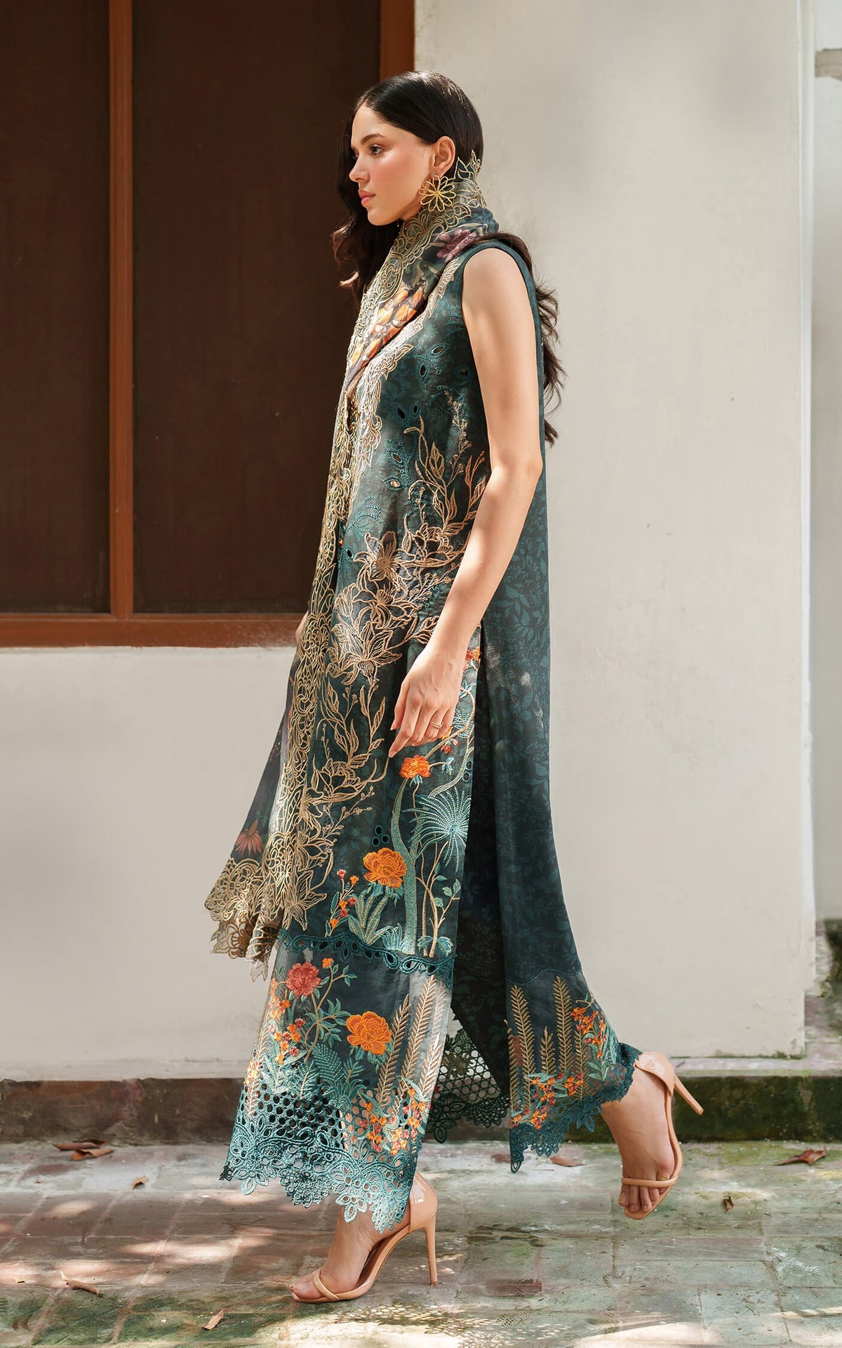 Nora LWC25-01 | 3pcs Embroidered Stitched Suit