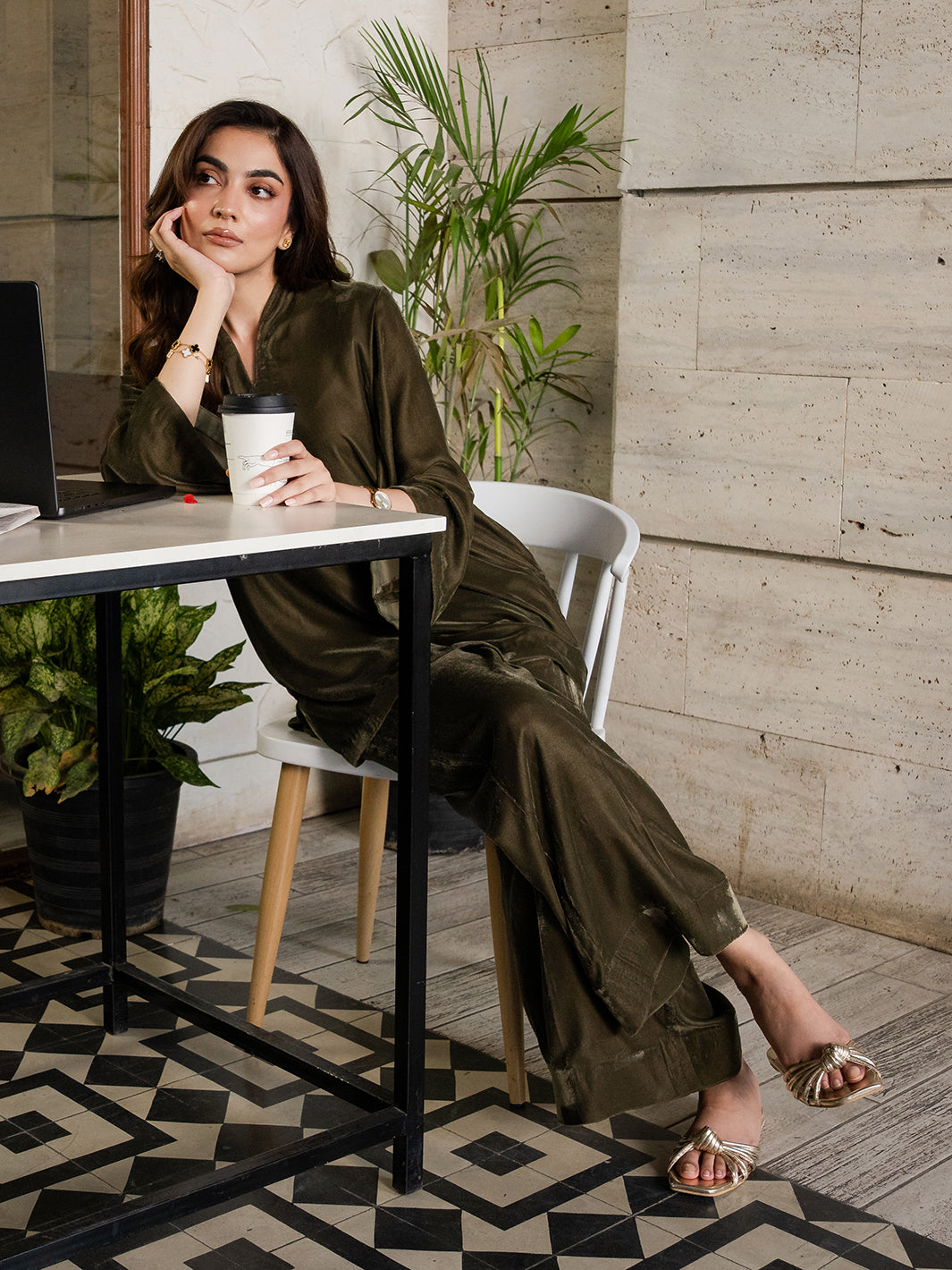 Isor – Velvet Solid Set Olive Green